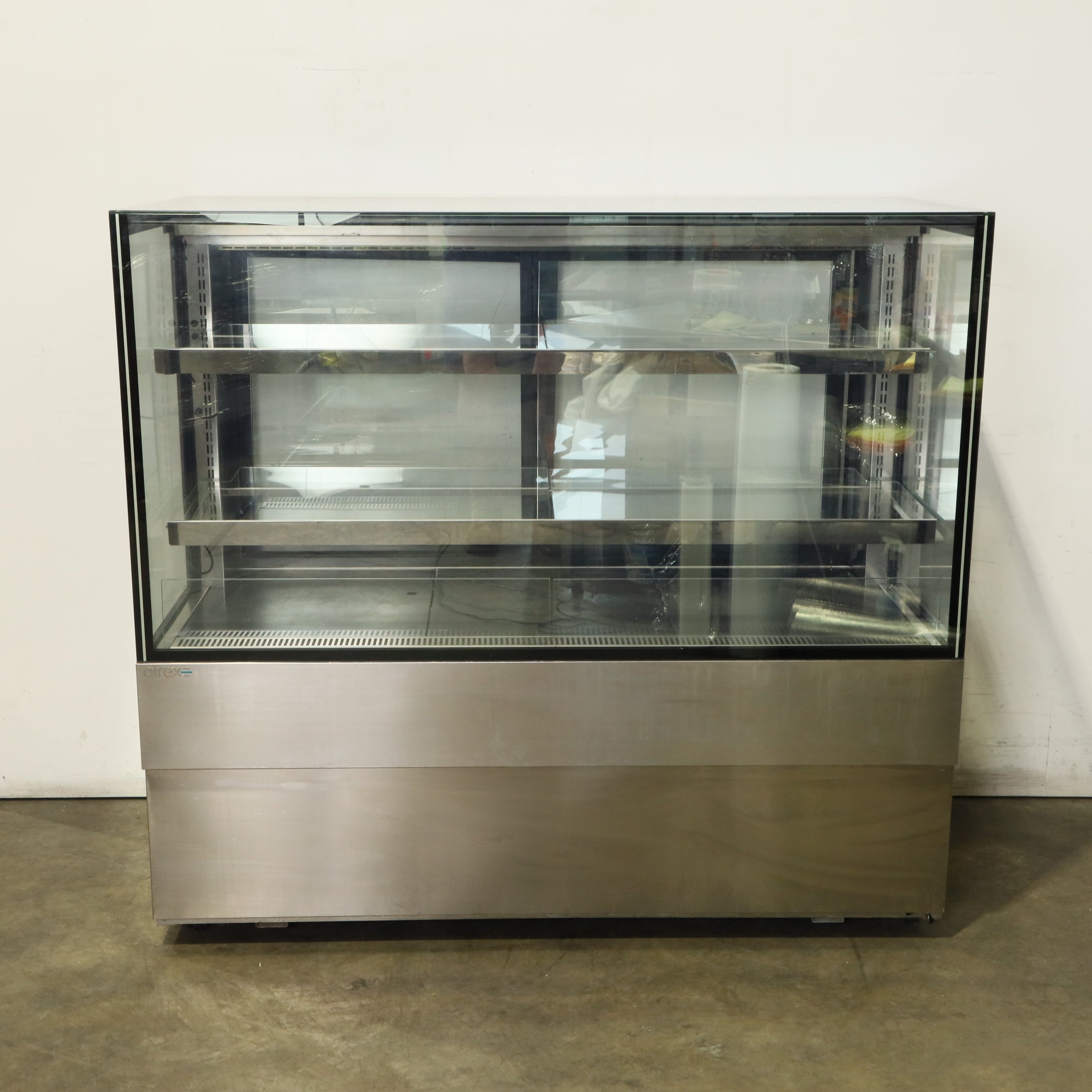 Airex AXR FDFSSQ 15A1 Commercial Refrigerated Display Case for Cold Food Storage - Perfect for Supermarkets, Delis, and Restaurants