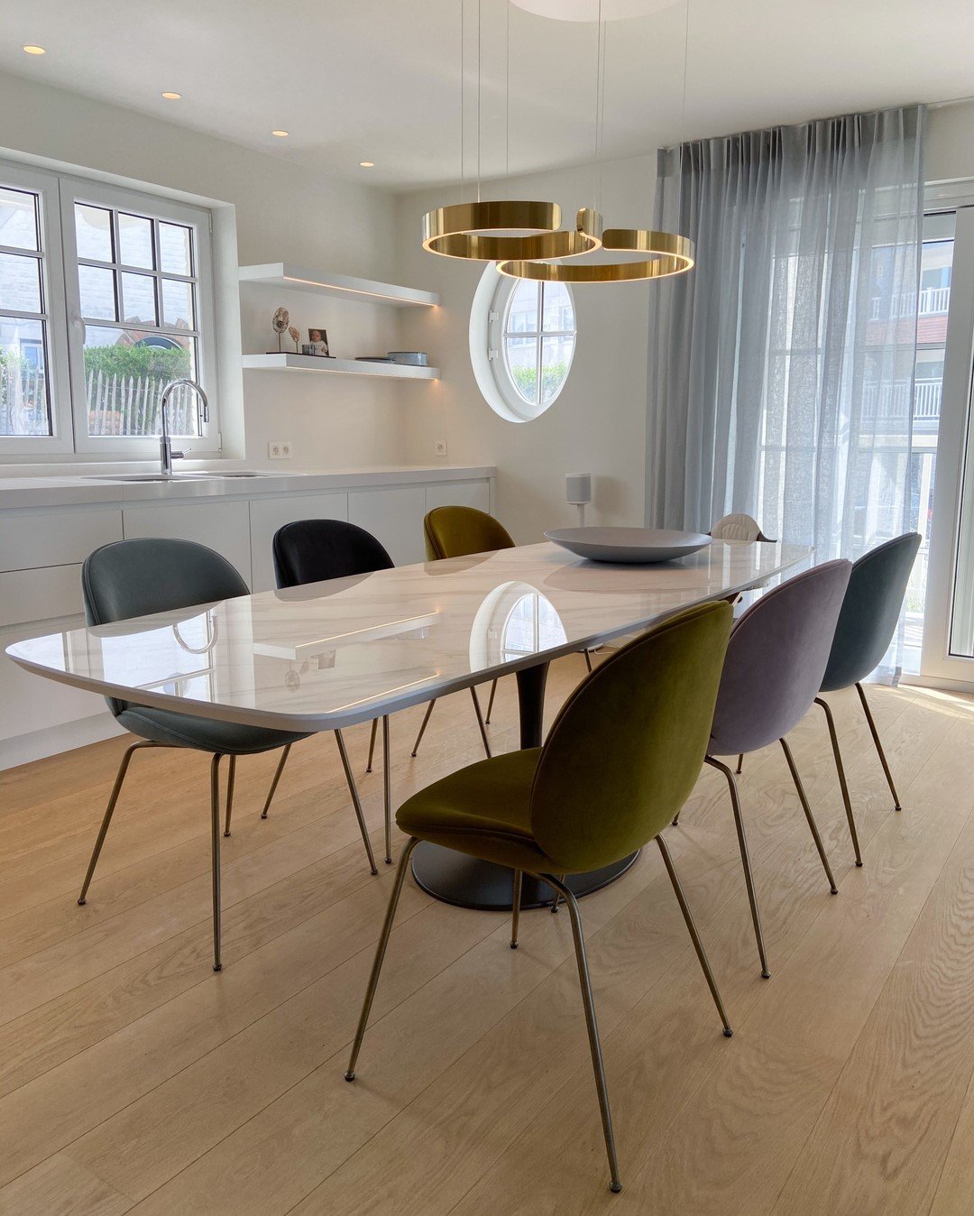 Modern Circular Chandelier - Elegant Round Ceiling Light Fixture for Dining Room, Living Room & Bedroom | Perfect for Home Decor & Interior Design