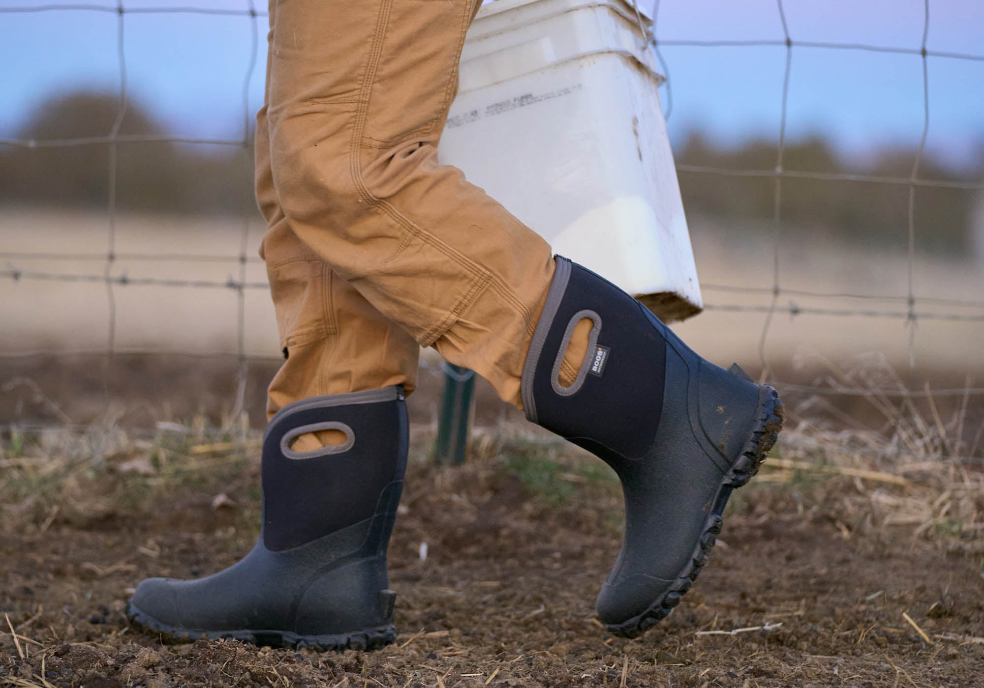 Bogs Men's Classic Ultra Mid Farm Comfortable Gumboots - Waterproof Work Boots for Farming, Gardening & Outdoor Activities