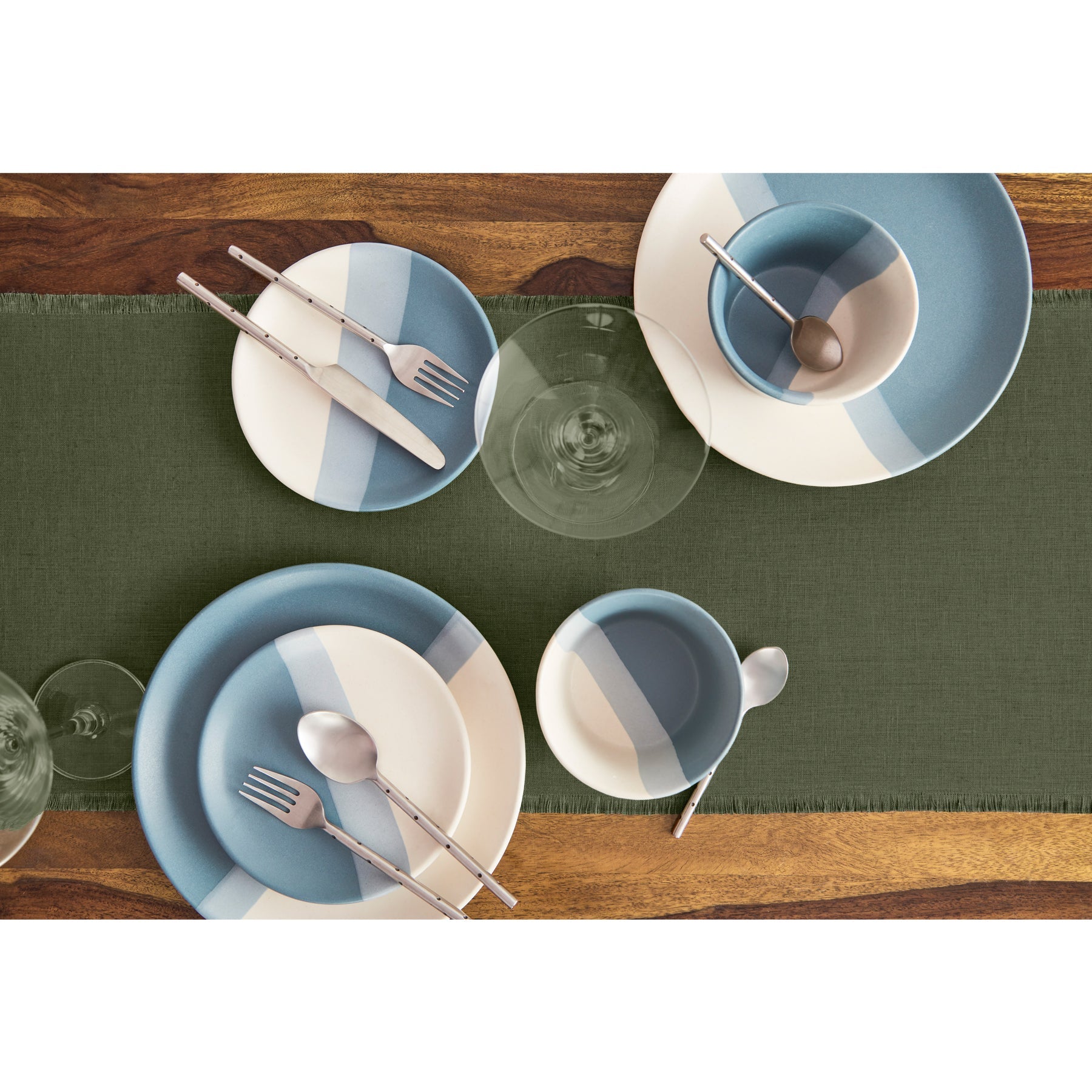 Elegant Fringe Table Runner for Dining Room Decor - Perfect for Weddings, Parties, and Home Decor | Washable & Durable Lace Trim Table Cover