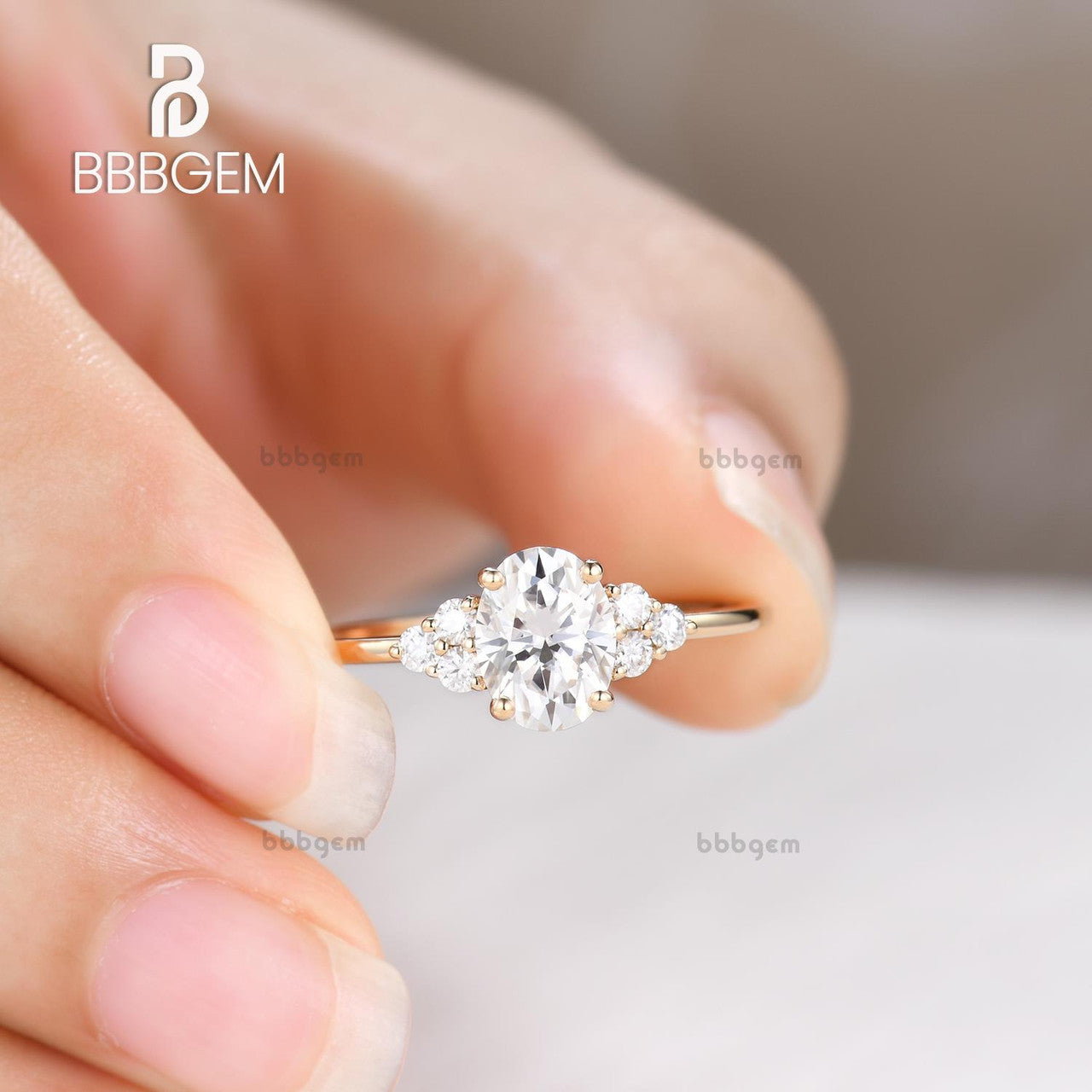 Moissanite Engagement Ring 5x7mm Oval Cut 0.9-1 Carat 14K/18K Yellow Gold Wedding Band with Diamond Accents - Perfect for Bridal, Proposal & Anniversary Gifts