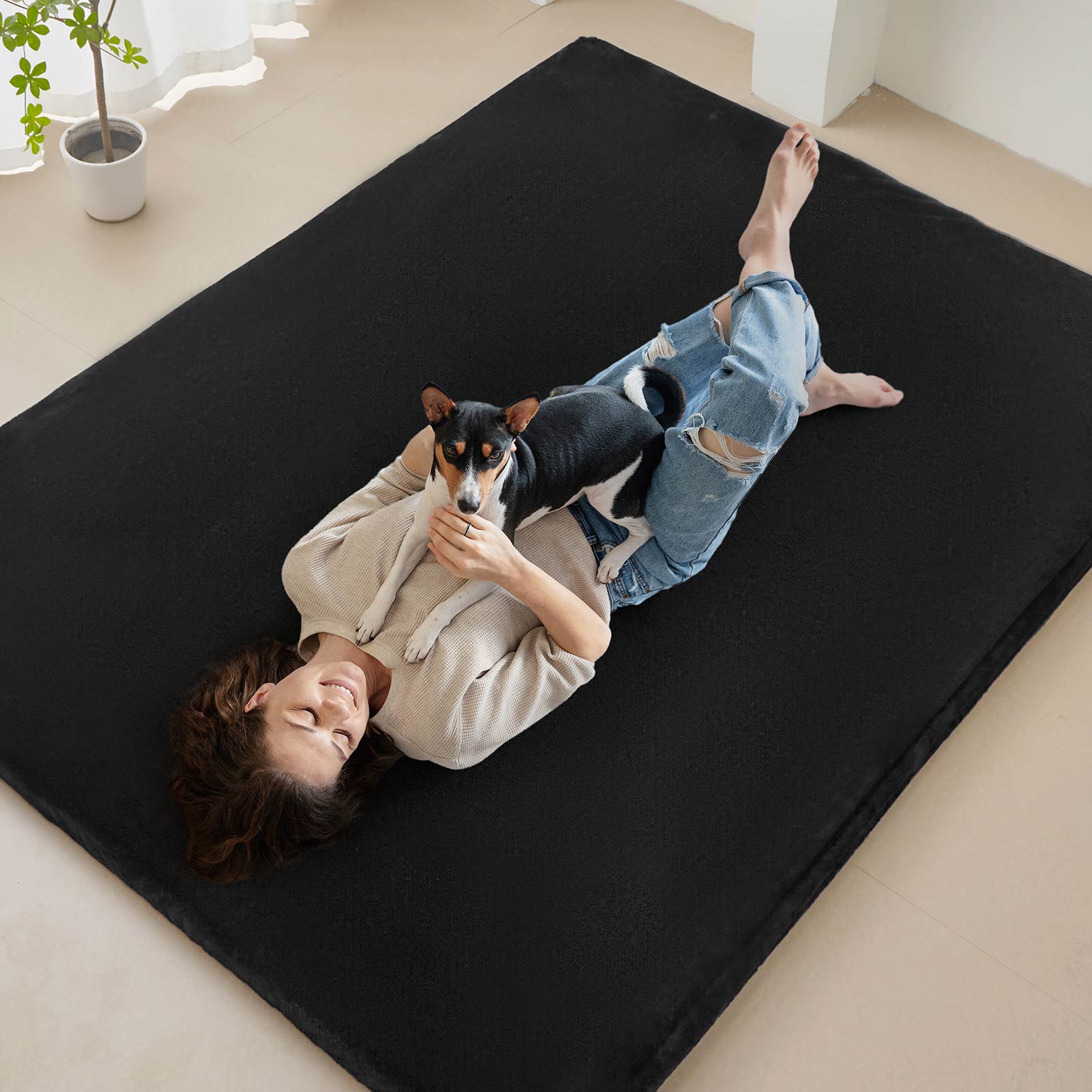 MAXYOYO Faux Fur Removable Futon Mattress - Ultra Soft Fluffy Couch Bed for Lounging, Napping & Sleeping - Perfect for Dorm, Living Room or Guest Bed (Black) | Cozy Home Decor & Comfortable Sofa Bed Alternative