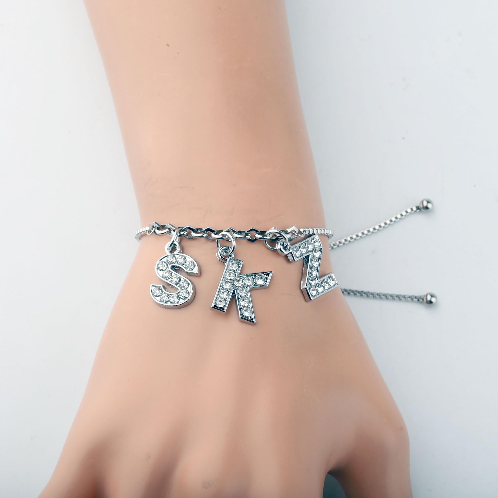 K-POP Boy Group Gift Set - SKZ STAY Keychain & Bracelet Jewelry for Fans - Perfect for Concerts, Fan Meetings & Daily Wear