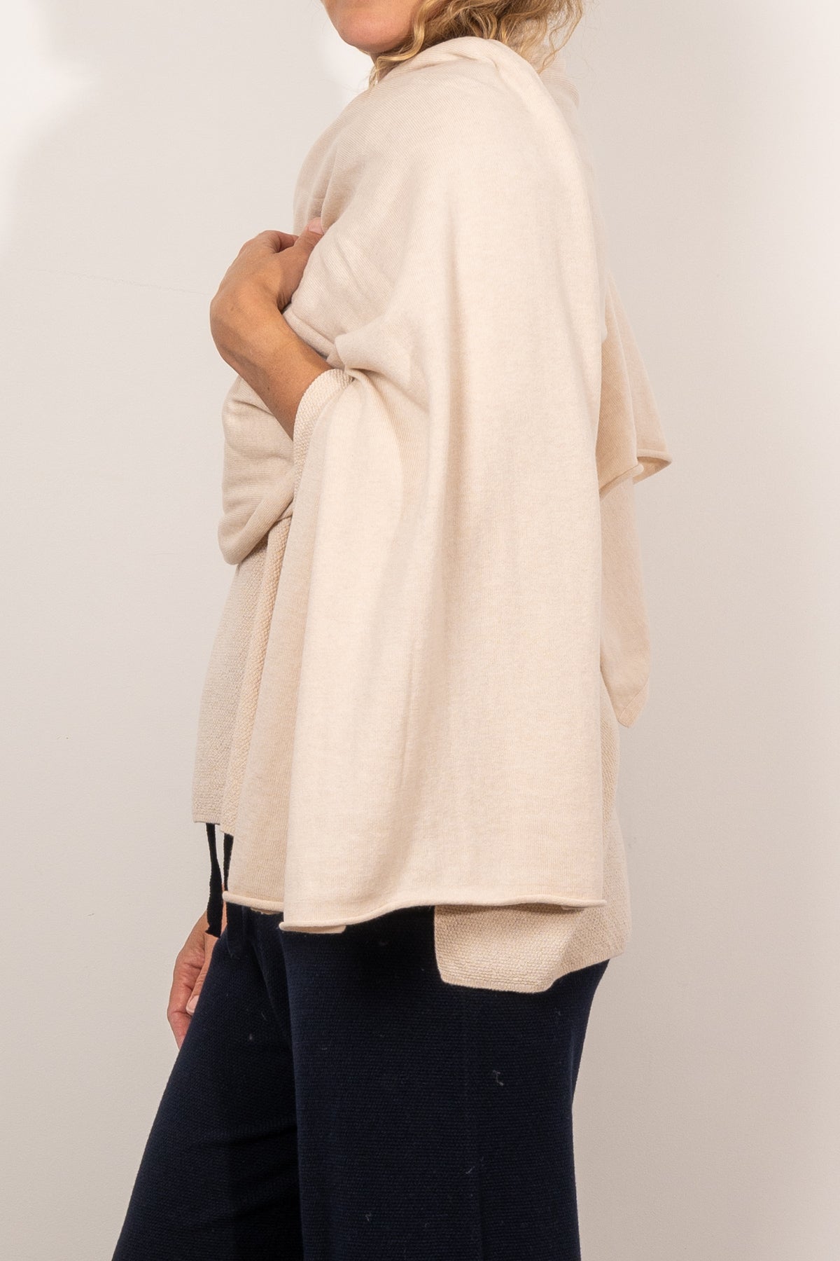 Premium Talamaya Merino Wool Wrap - Soft & Warm Winter Shawl for Women - Perfect for Cozy Evenings, Travel & Outdoor Adventures
