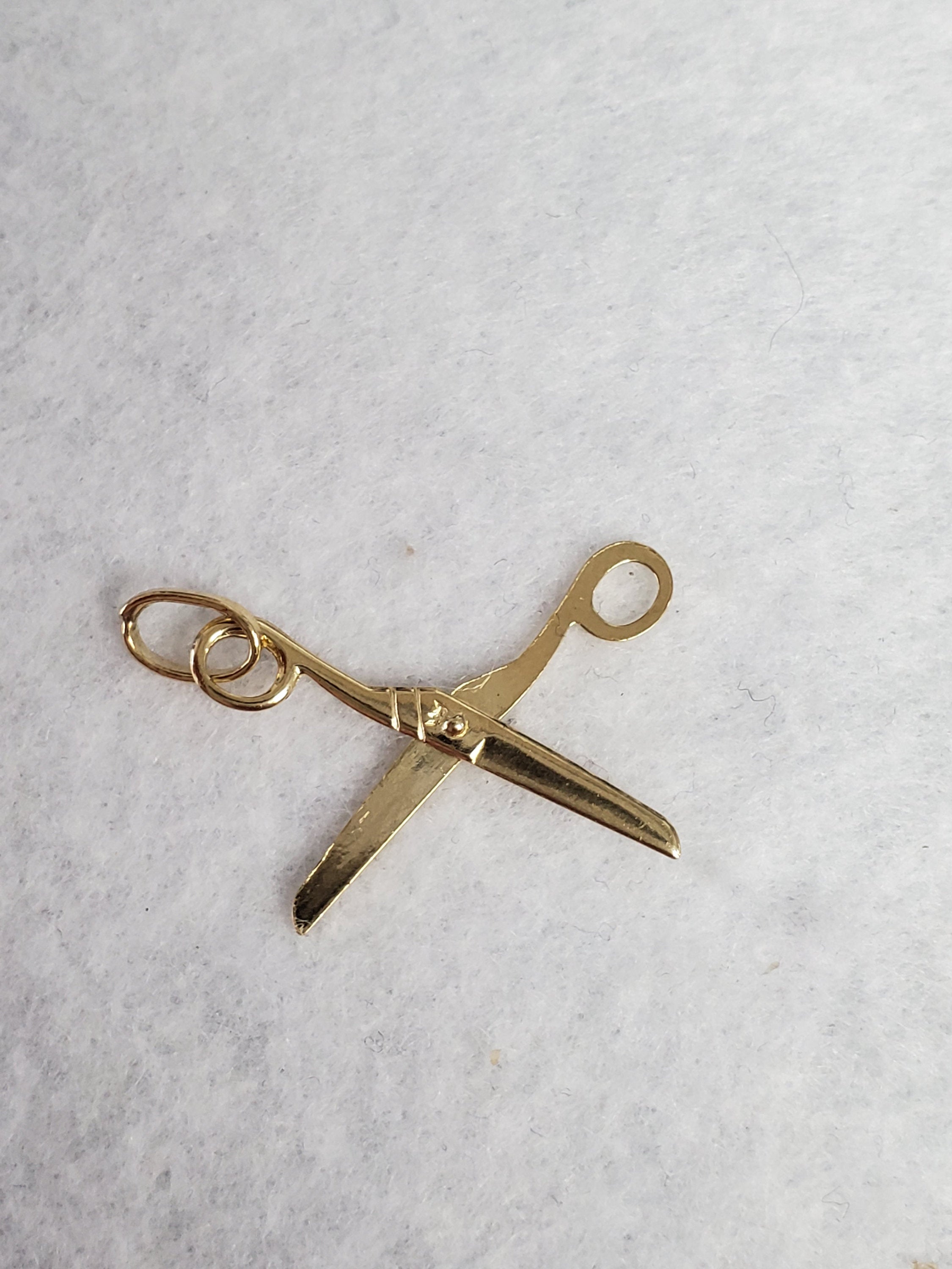 14k Yellow Gold Hairdresser Scissor Charm Pendant - Perfect Gift for Stylists, Barbers & Beauty Professionals - Salon Jewelry for Special Occasions