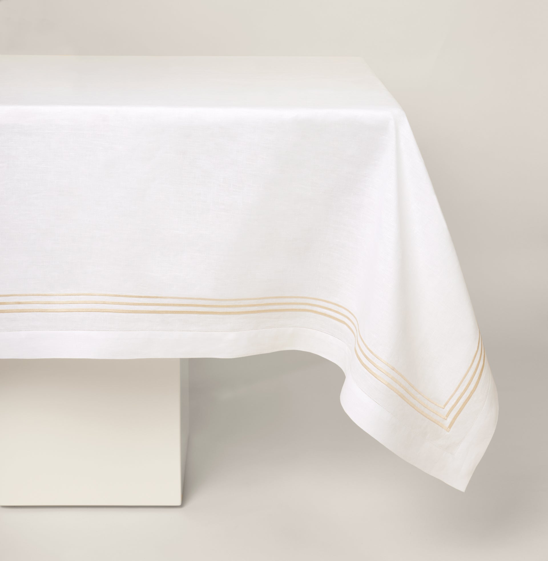 Elegant Tre Righe Tablecloth Collection - Premium Cotton Table Linens for Dining & Home Decor | Perfect for Weddings, Parties & Everyday Use