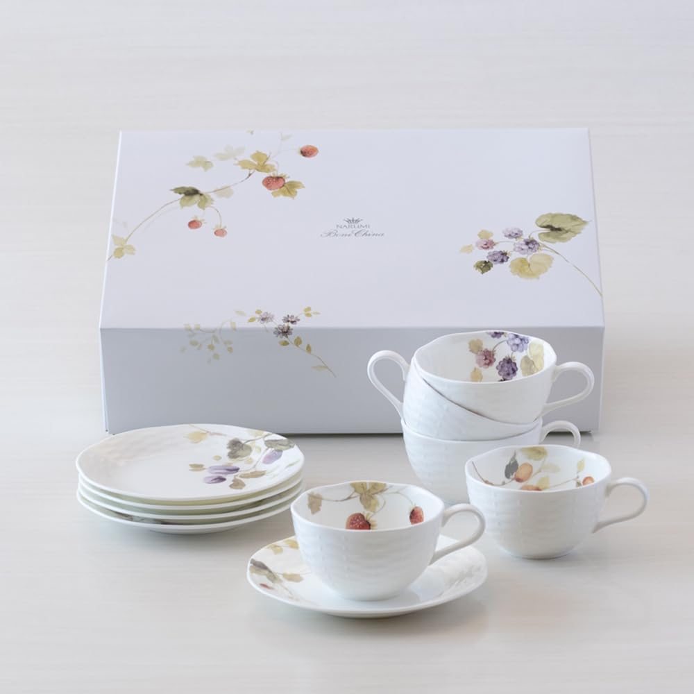 Narumi 96010-23067PAZ Lucy Garden 8.3 fl oz (210 cc) Berry Pattern Cup and Saucer Set - 5-Piece Elegant Floral Tea Set, Microwave & Dishwasher Safe - Perfect for Afternoon Tea, Bridal Shower Gift, Mother's Day Present & Coffee Lovers
