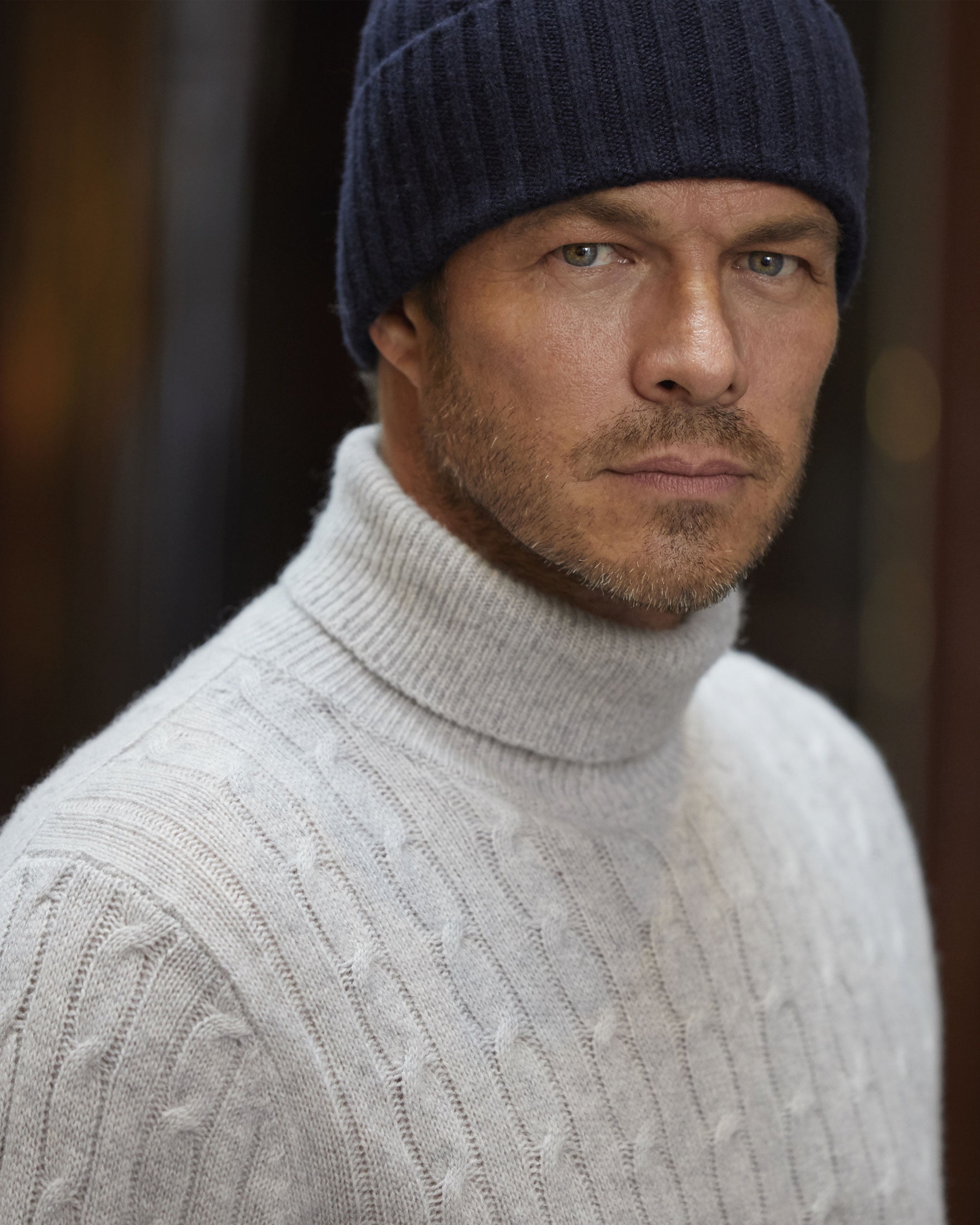 007 Chunky Ribbed Cashmere Beanie Hat for Women & Men - Soft Winter Warm Knit Hat in Navy Blue - Perfect for Skiing, Snowboarding & Cold Weather Activities