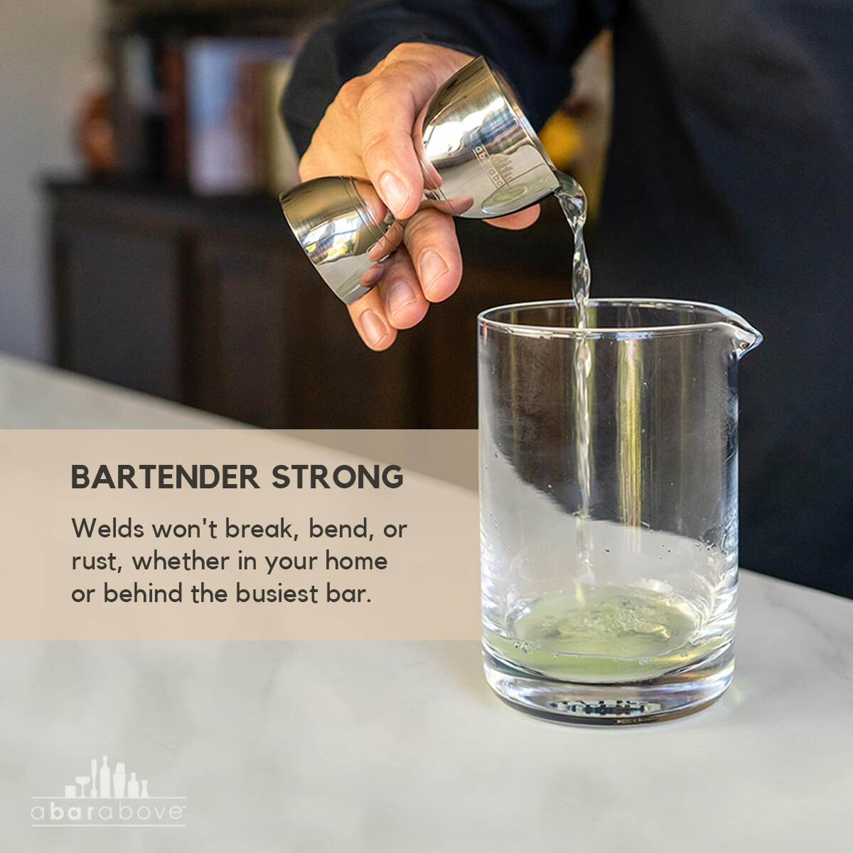 Premium Stainless Steel Cocktail Jigger - 1oz & 2oz Dual-Sided Measuring Cup for Bartenders, Home Bars & Mixology - Perfect for Crafting Martinis, Margaritas & Cocktails