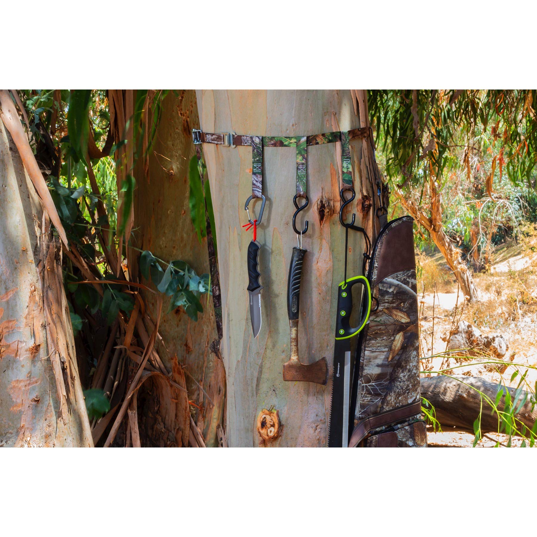 Realtree Camo Gear Hanger Tree Strap with 8 Adjustable Metal Hooks - Durable Hunting & Camping Equipment for Outdoor Gear Organization - Perfect for Hanging Lanterns, Backpacks and Hunting Accessories in Wilderness
