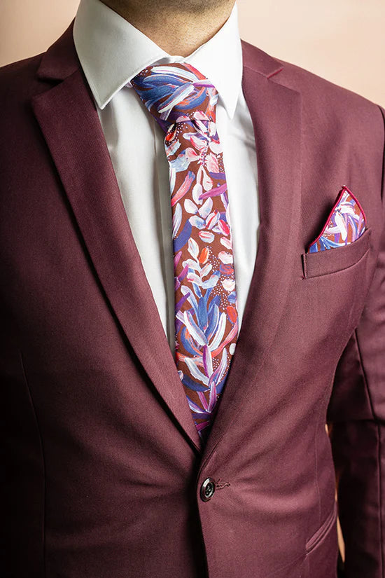Stylish Protea Burgundy Necktie for Men - Elegant Silk Tie for Weddings, Business & Formal Events