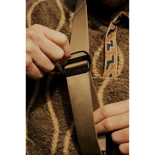Peak Design Slide Camera Strap (Coyote) - Adjustable & Comfortable Neck Strap for DSLR & Mirrorless Cameras - Perfect for Travel, Hiking & Outdoor Photography