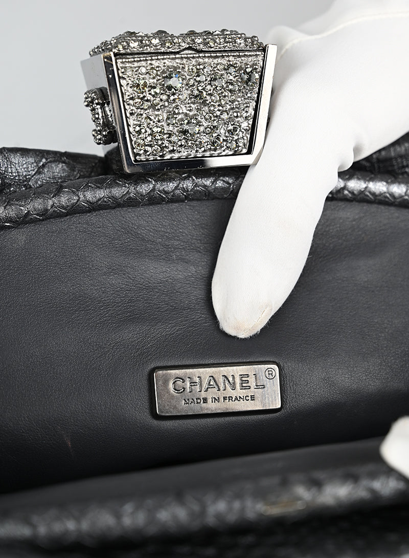 Chanel Pochette Handbag in Anthracite Python Leather - Elegant Evening Clutch for Parties & Special Occasions