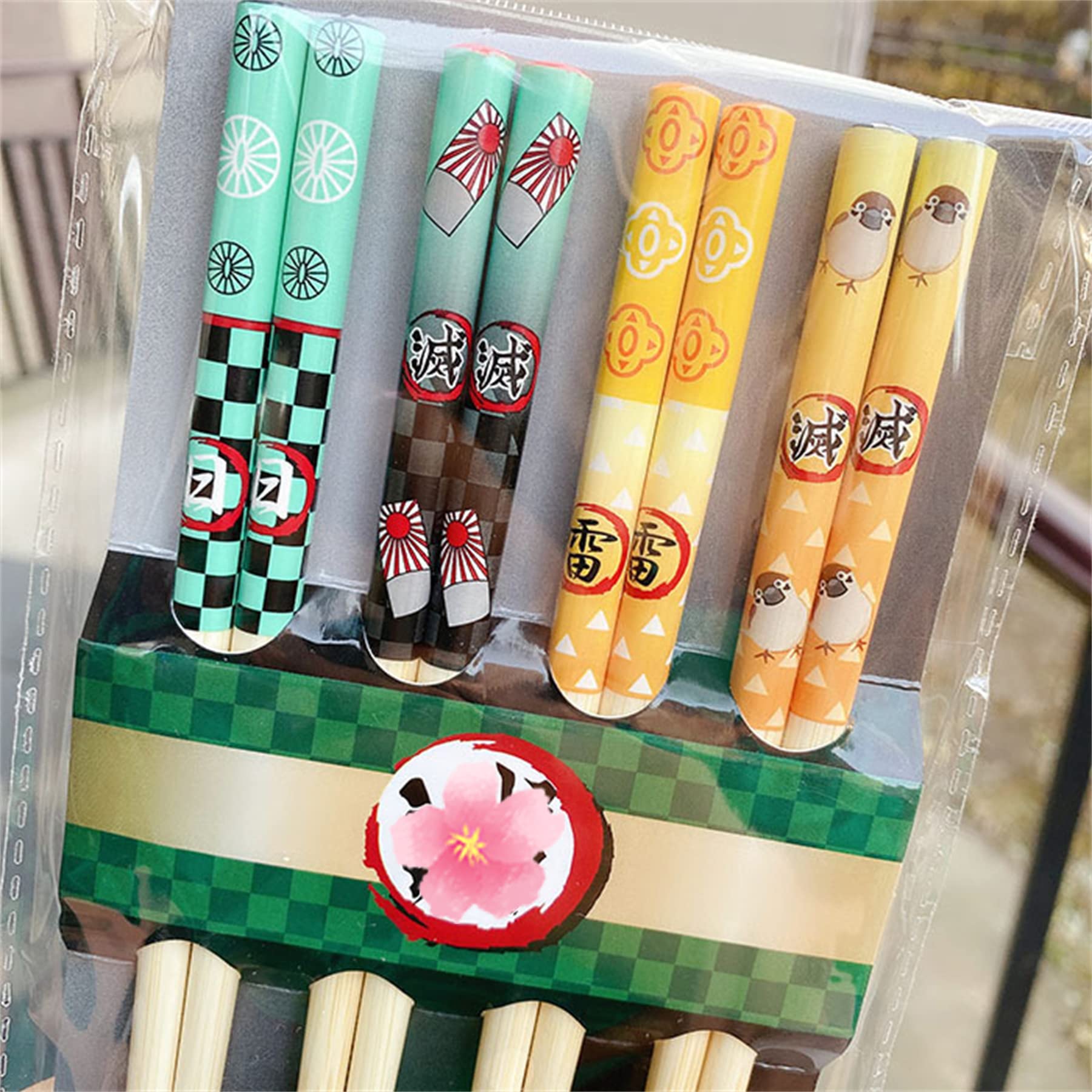 Anime Themed Bamboo Chopsticks - Cartoon Character Chopsticks for Sushi, Ramen & Asian Cuisine - Eco-Friendly & Lightweight E-Chopsticks for Anime Fans & Japanese Food Lovers