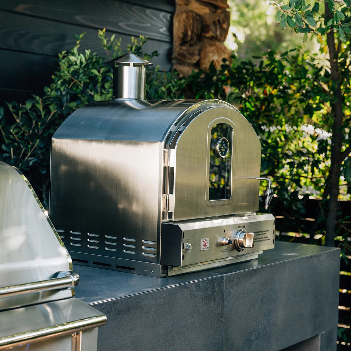 Summerset Built-In Outdoor Pizza Oven - Premium Stainless Steel Gas Grill for Backyard, Patio & Outdoor Cooking | Perfect for Pizza, Bread & BBQ Parties