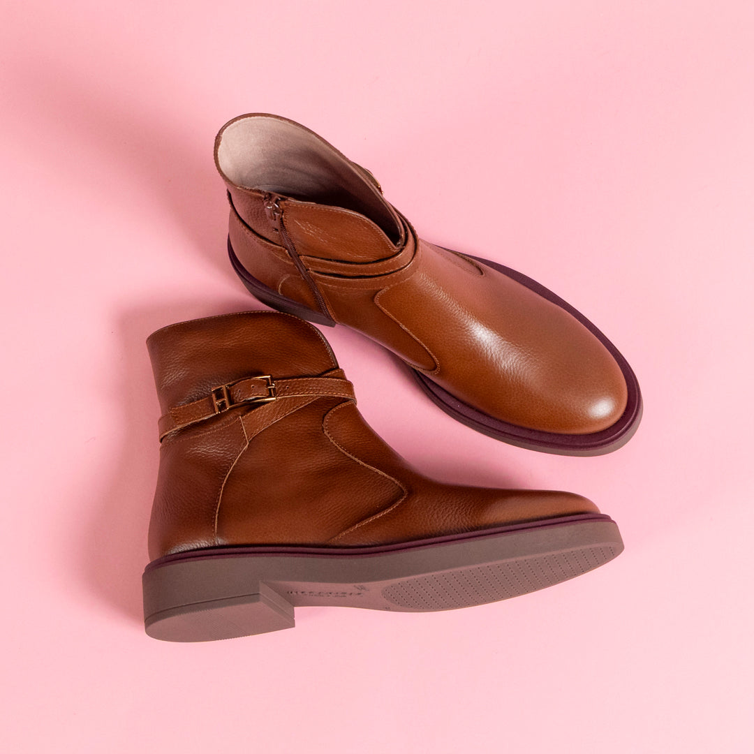 Hispanitas Women's Comfortable Casual Shoes - Stylish & Lightweight for Everyday Wear, Work, and Walking