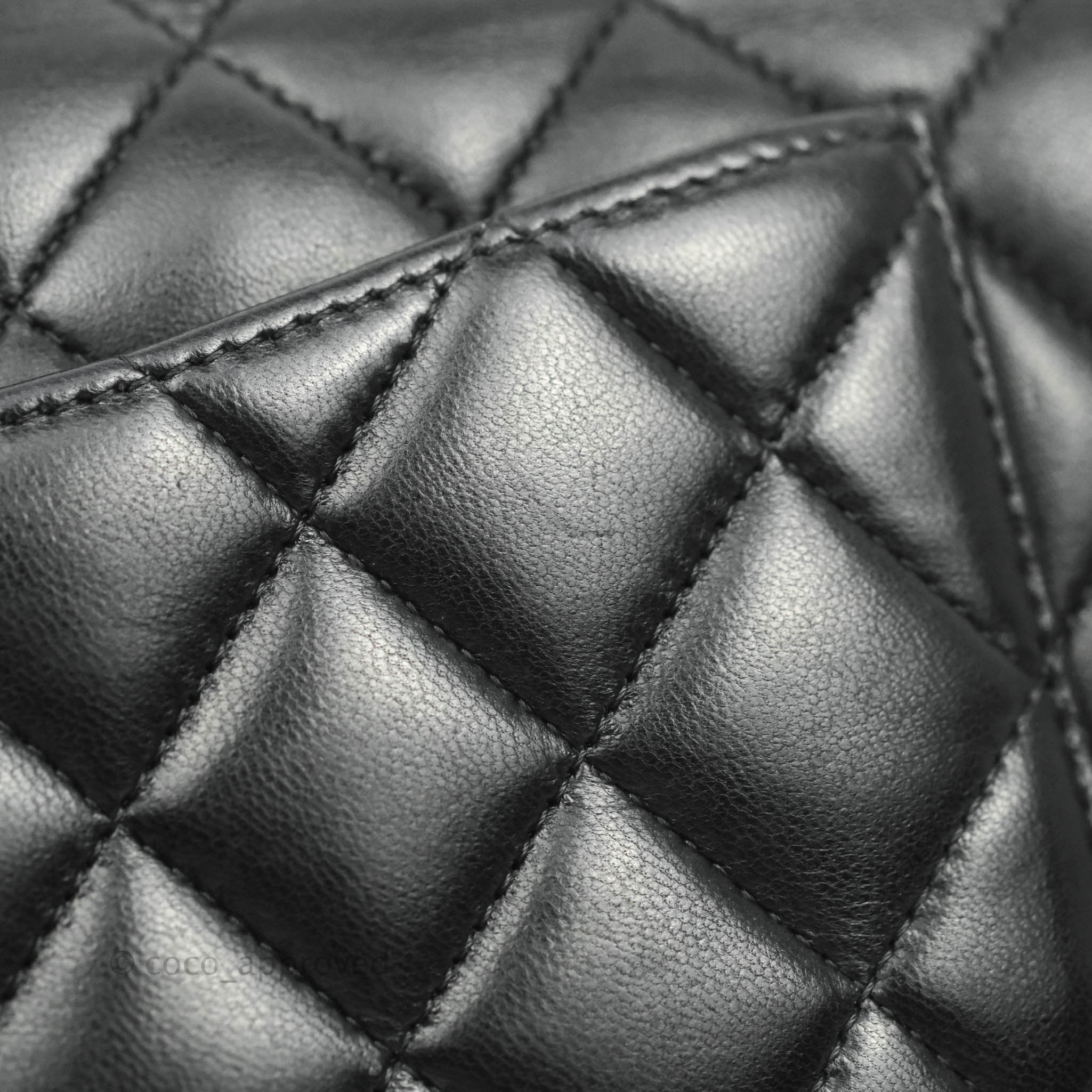 Chanel Classic Medium Double Flap Bag Black Lambskin Leather with Gold Hardware - Luxury Handbag for Women, Perfect for Evening Events & Special Occasions