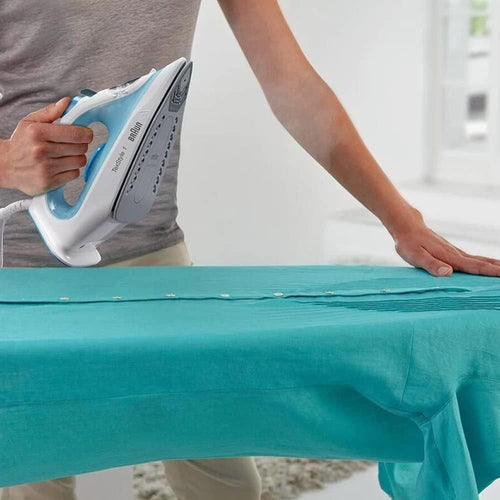 Braun TexStyle 1 Steam Iron SI 1050 - Powerful 1500W Steam Iron with Anti-Drip System & Self-Cleaning Function - Perfect for Home, Office, and Travel Use