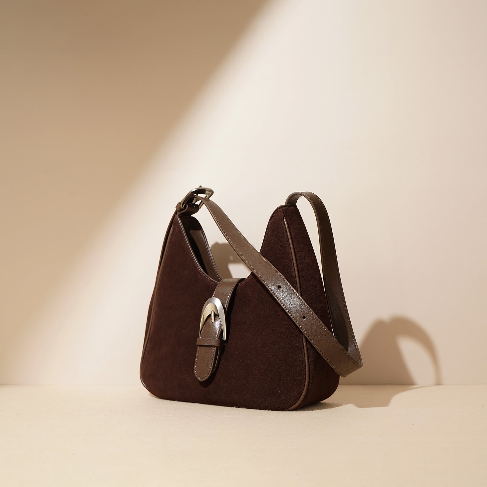 Effortless Everyday Carry - Compact & Durable EDC Essentials for Work, Travel & Outdoor Adventures