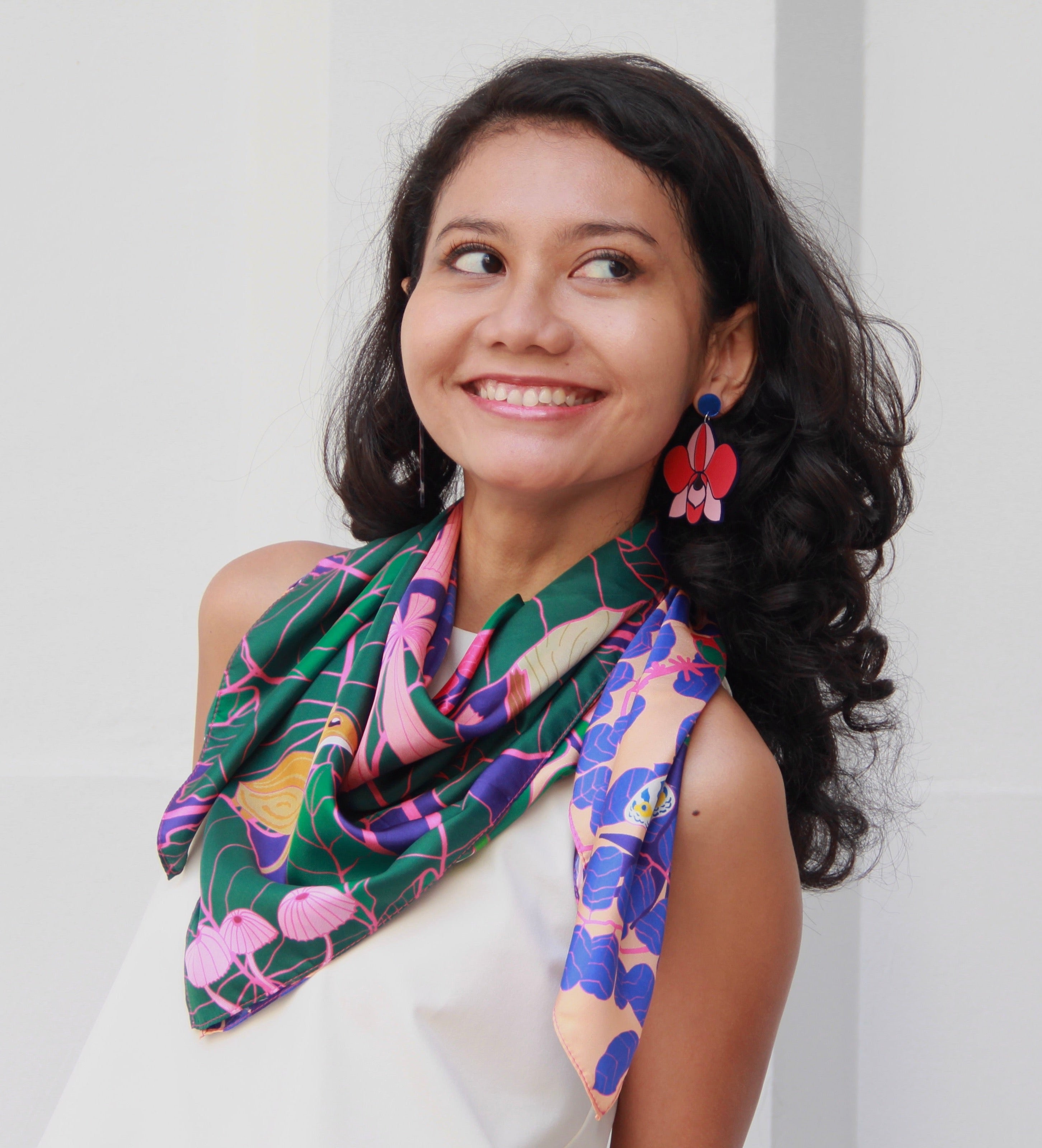 Elegant Green Silk Scarf - Luxurious Soft Fabric for Women - Perfect for Formal Events, Weddings & Gift Giving