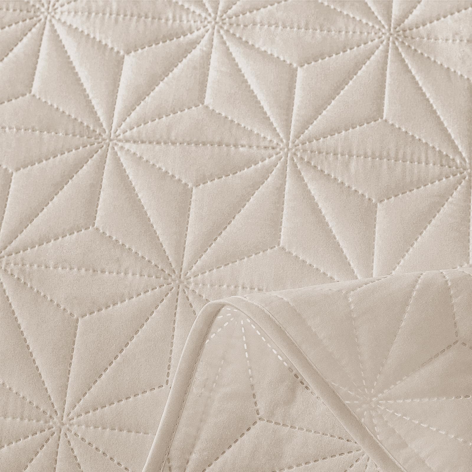 Premium Whale Flotilla King Size Quilt Bedding Set - Soft Birch Beige Lightweight 3-Piece Bedspread with Geometric Star Pattern for All Seasons | Cozy Home Decor, Guest Room & Master Bedroom Luxury Comfort