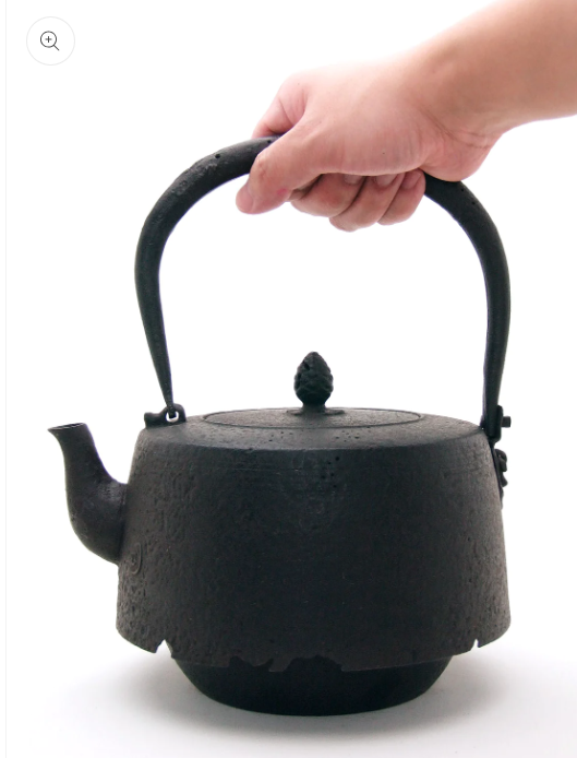 Authentic Japanese Nanbu Tetsubin Iron Teapot - Koizumi Nizaemon 11th Generation Ubaguchi Mozuyagata Cast Iron Kettle with Gift Box | Perfect for Tea Ceremonies, Home Brewing & Japanese Cultural Enthusiasts