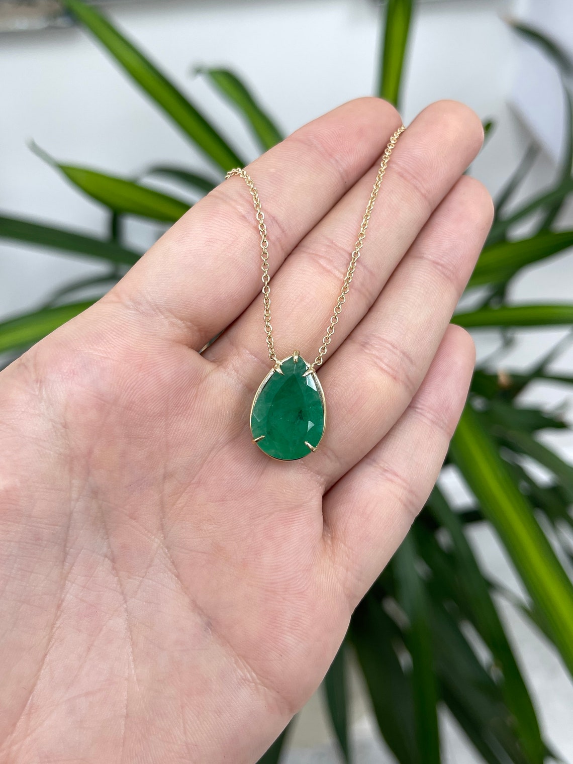 9.30ct Natural Rich Green Emerald Pear Cut Solitaire 14K Gold 5-Prong Necklace | Elegant Statement Jewelry for Weddings, Parties & Special Occasions
