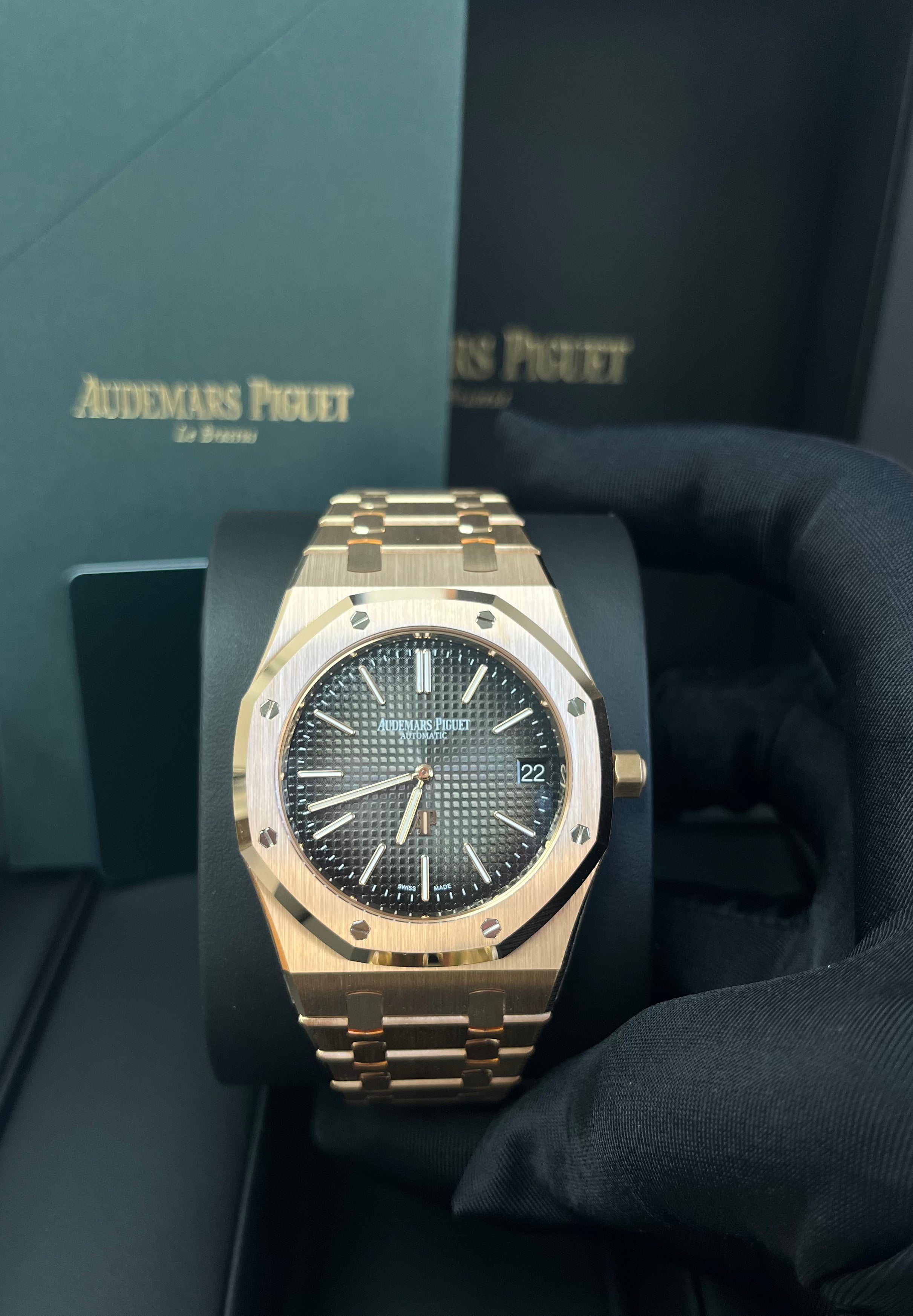 Audemars Piguet Royal Oak Jumbo 16202OR Extra Thin 39mm 18K Rose Gold Men's Luxury Watch - Perfect for Business Meetings & Formal Occasions