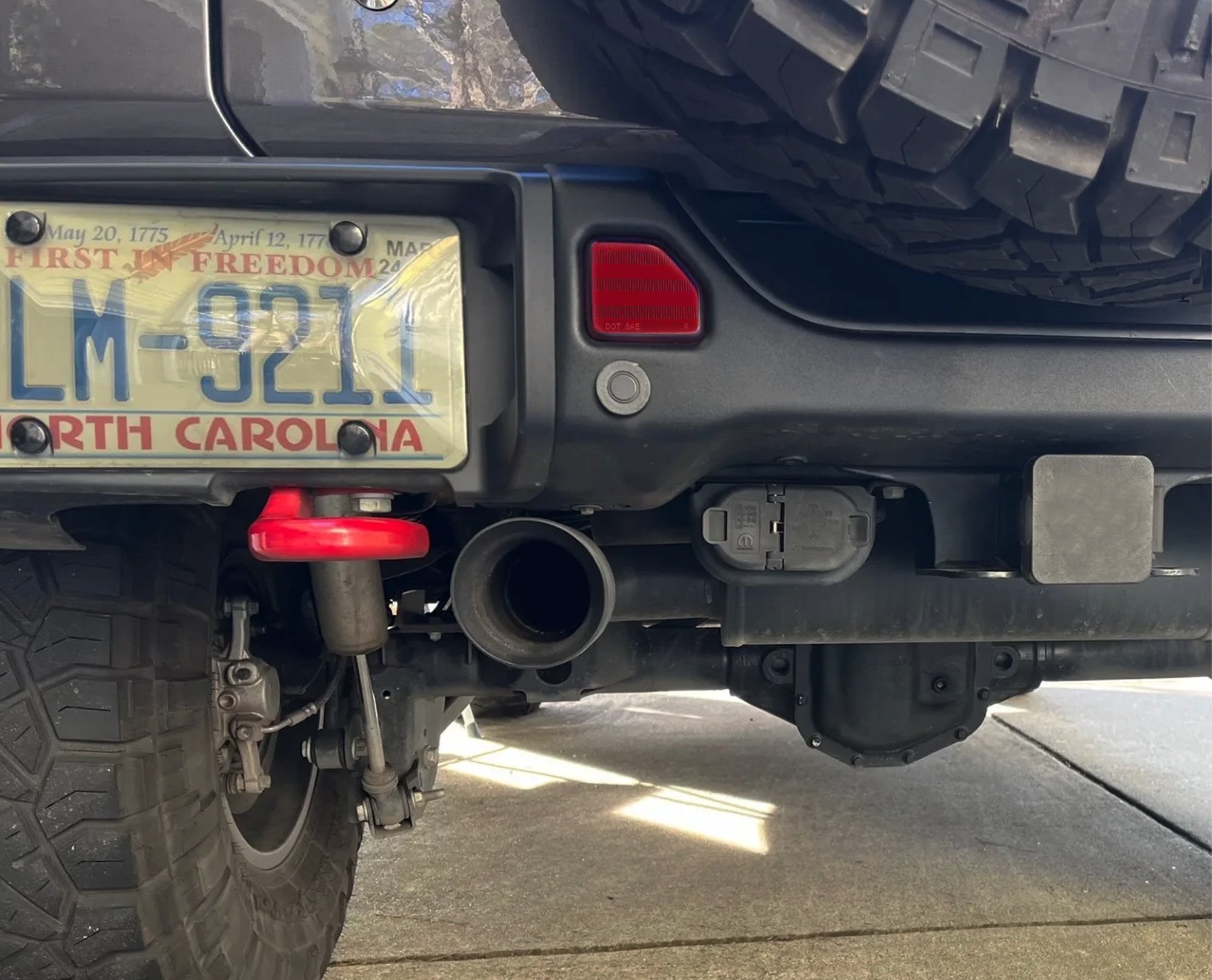 2018+ Jeep Wrangler JL Dark 3 Stripe LH/RH Red Lens Rear Bumper Reflectors - Enhanced Night Visibility & Safety for Off-Road Adventures