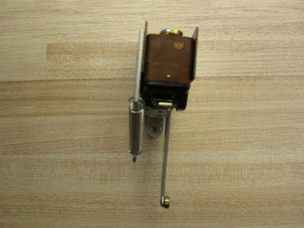 Honeywell Gas Valve Auxiliary Switch V4055/62 & V9055 - Replacement Part for HVAC Systems | Compatible with Honeywell Inc. Models 133568 | Ideal for Home Heating and Commercial Boiler Applications