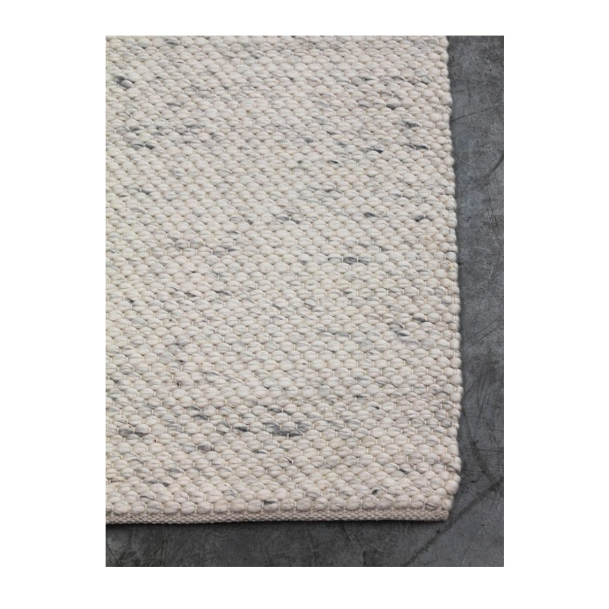 Hunter Ice Area Rug - Soft Indoor/Outdoor Carpet for Living Room, Bedroom, Patio - Non-Slip, Stain-Resistant, Easy to Clean (5x7 ft, Light Blue)