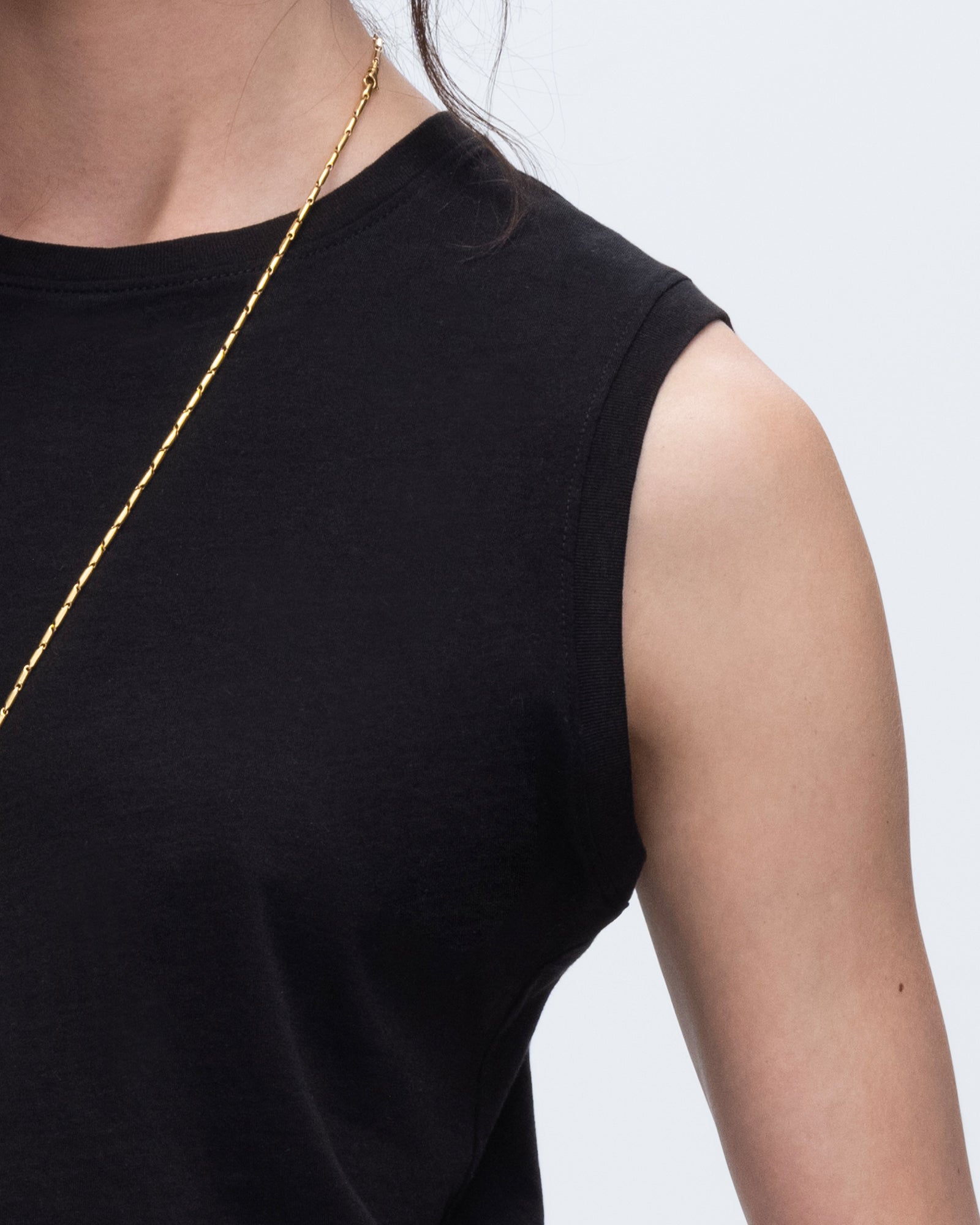 Classic Jersey Sleeveless Cropped Muscle Tee for Men - Black Workout Shirt for Gym, Running & Summer Fashion