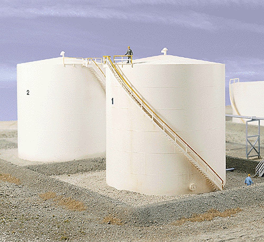 Walthers Cornerstone HO Scale Tall Oil Storage Tank Kit with Berm - 8