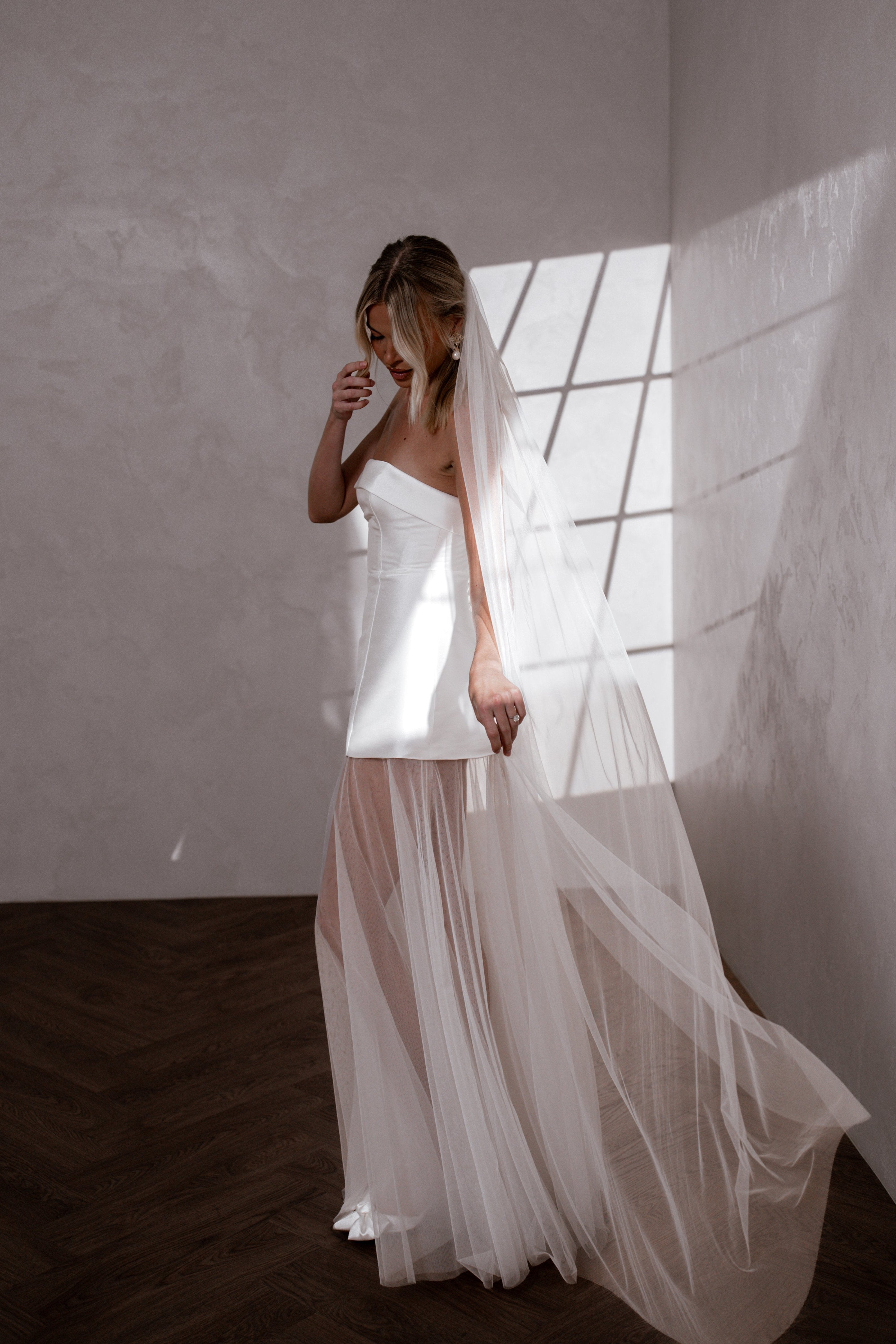 Miranda Veil - Elegant Wedding Veil for Brides | Perfect for Church Ceremonies & Outdoor Weddings