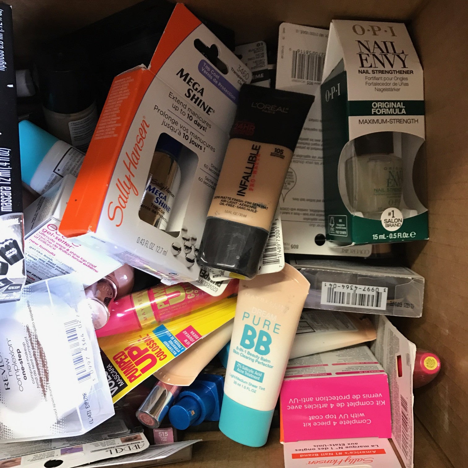 Wholesale Assorted Brand Name Cosmetics Lot - 100 Piece Set for Makeup Artists, Salons & Retailers | Bulk Beauty Products for Professional & Personal Use