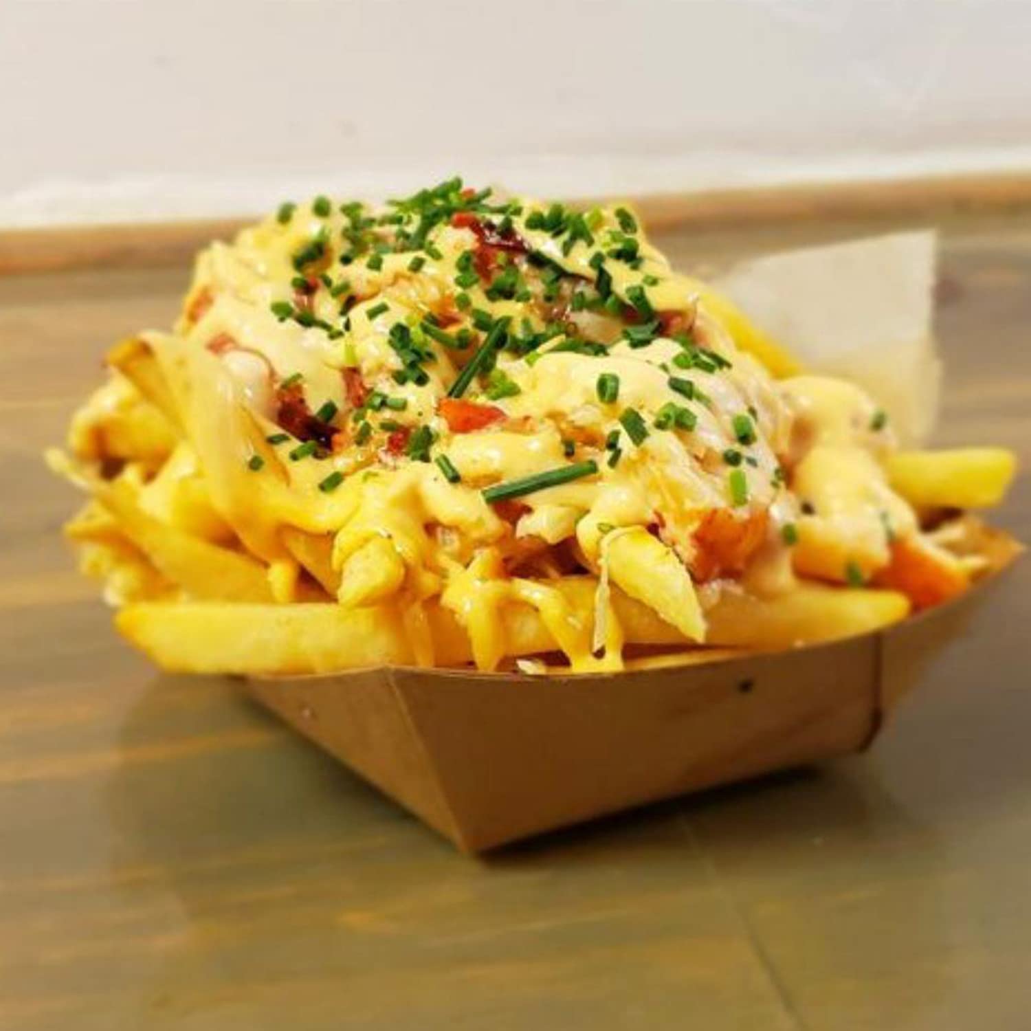 Eco-Friendly Disposable Kraft Paper Food Trays - 100% Biodegradable & Recyclable Serving Trays for Hot/Cold Food (2Lb Capacity, Pack of 100) - Perfect for Picnics, BBQs, Parties, Camping & Outdoor Events