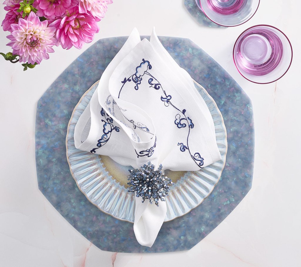 Elegant White & Navy Ming Border Napkins - Set of 4 for Formal Dining & Special Occasions