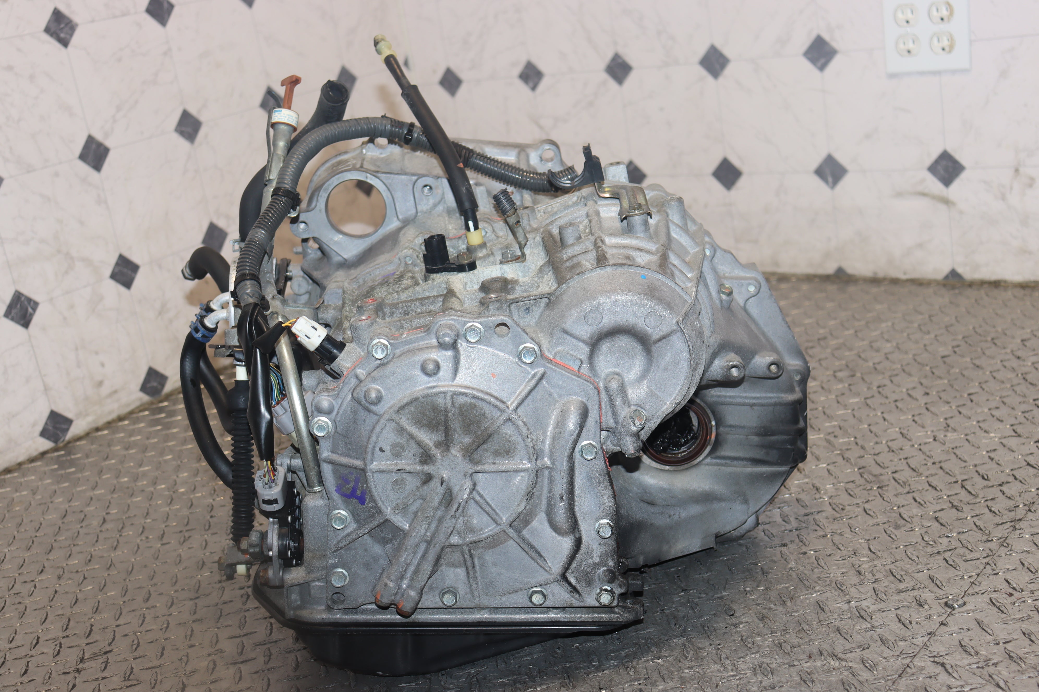 JDM 2AZ-FE Automatic Transmission for Toyota RAV4 2.4L 2004-2008 - Replacement Transmission for Smooth Shifting & Reliable Performance - Perfect for Off-Roading, Daily Commuting & Long Road Trips