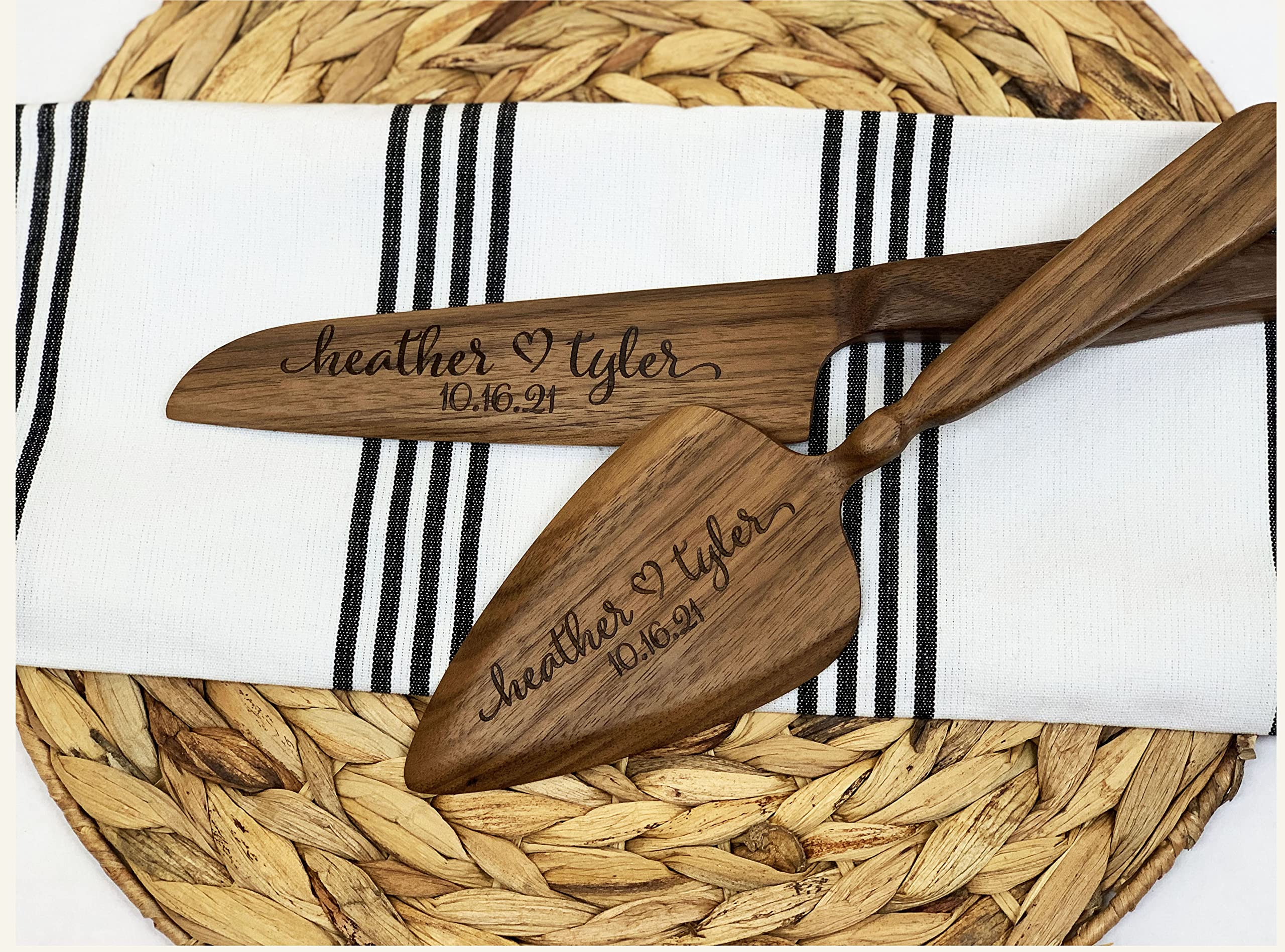 Personalized Laser Engraved Wooden Cake Set with Heart - Rustic Wedding Cake Cutting Server & Knife - Perfect Wedding Gift, Anniversary Gift for Couples - Ideal for Farmhouse Weddings, Romantic Celebrations and Cake Serving
