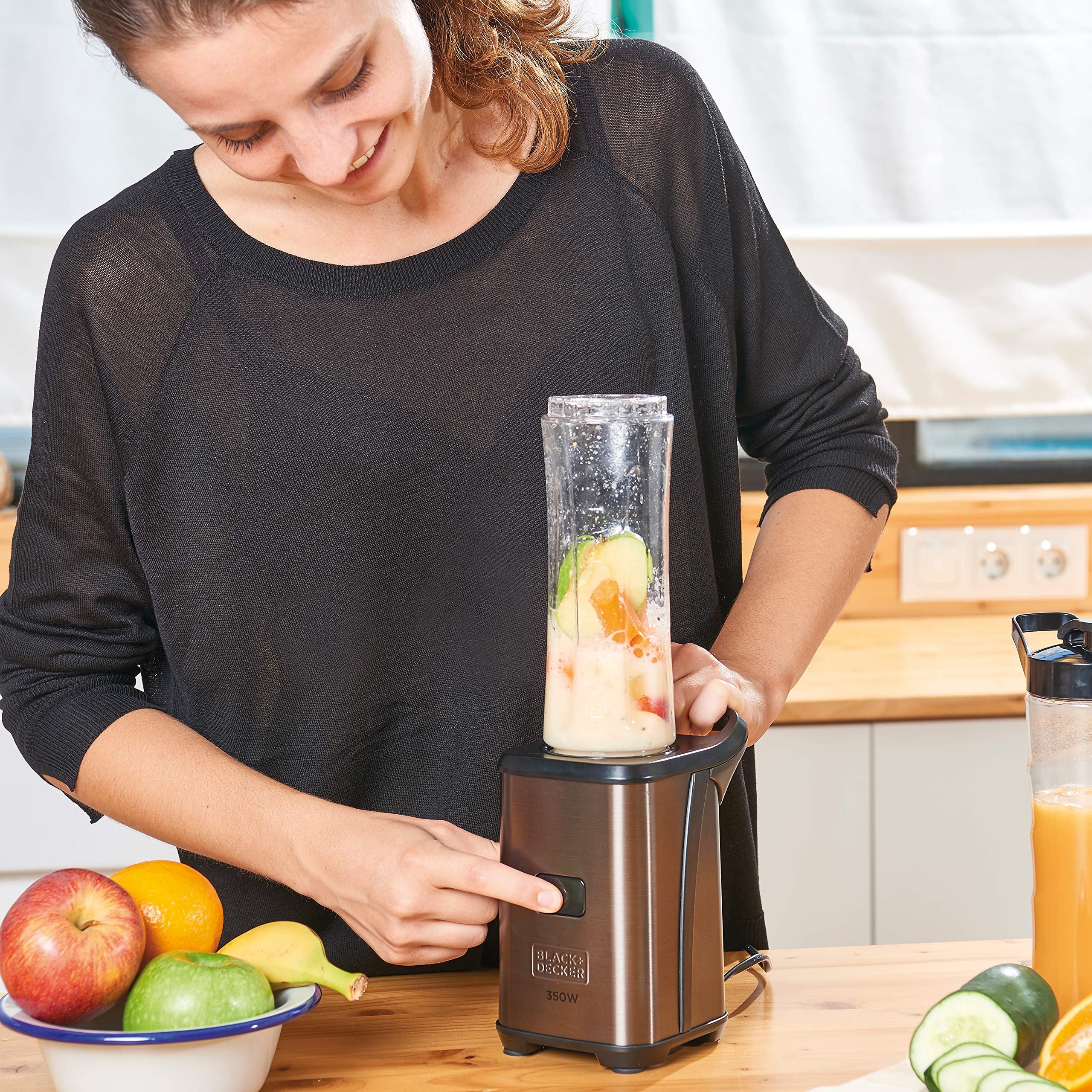 BLACK+DECKER BXJBA350E 350W Mini Blender for Smoothies & Shakes - 2 BPA-Free 600ml Bottles, Leak-Proof Lid, 4 Stainless Steel Blades, Fingerprint-Resistant Black & Steel - Perfect for Kitchen, Office & Travel Use