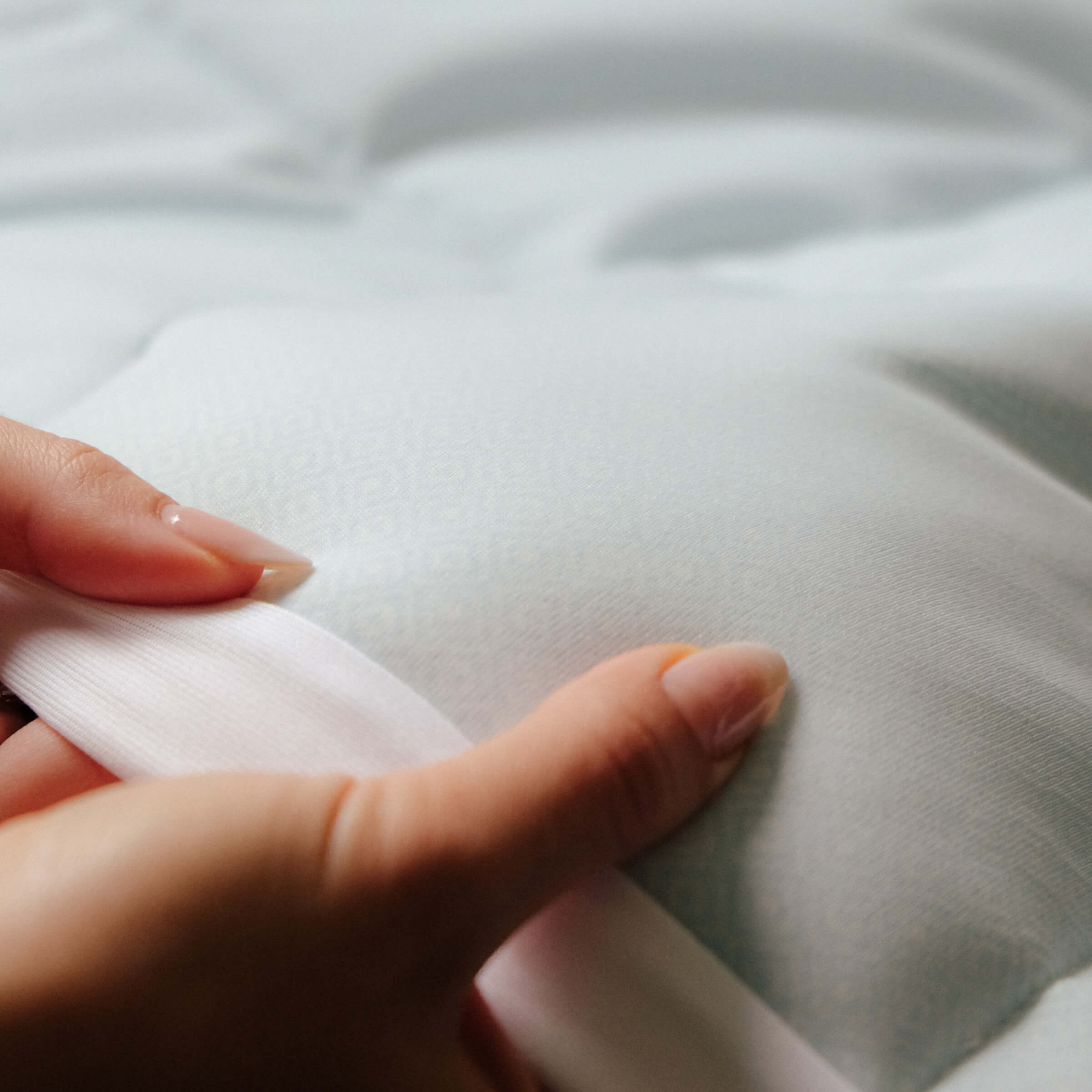 Breathable Cooling Mattress Pad - Hypoallergenic & Waterproof - Queen Size for Ultimate Comfort | Perfect for Hot Sleepers & Allergy Relief
