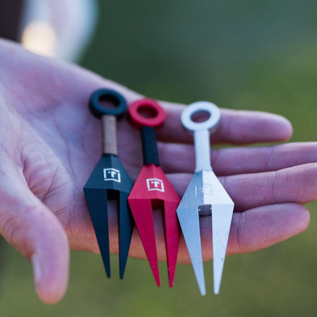 Premium Tomo Ninja Golf Divot Tool - Stainless Steel Ball Mark Repair Tool with Magnetic Ball Marker - Perfect for Golfers on the Course