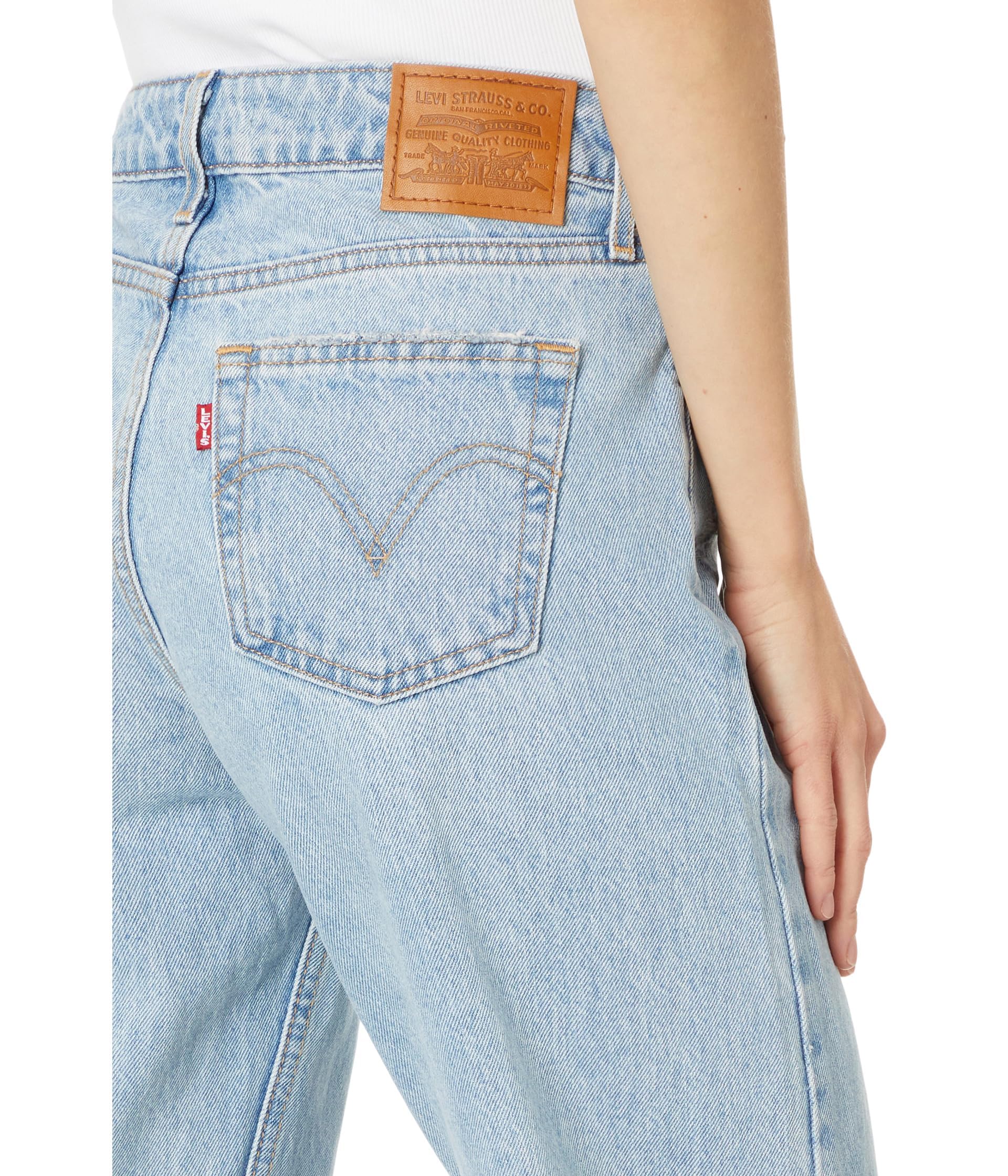 Levi's Women's Low Loose Fit Jeans - Comfortable Stretch Denim Pants for Casual Wear & Everyday Outfits