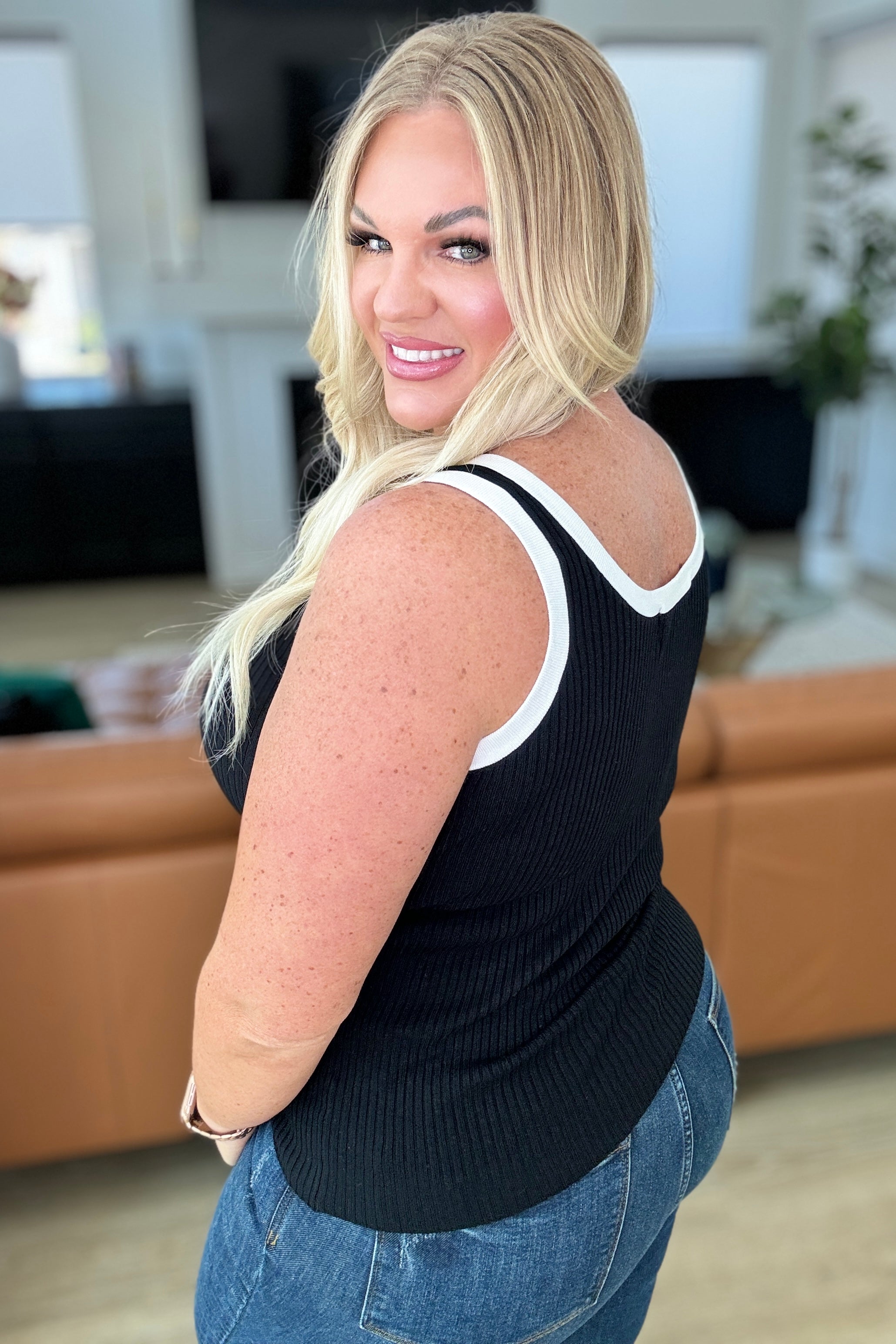 Handled It Contrast Trim Tank Top - Black Women's Casual Sleeveless Shirt for Summer, Gym & Streetwear