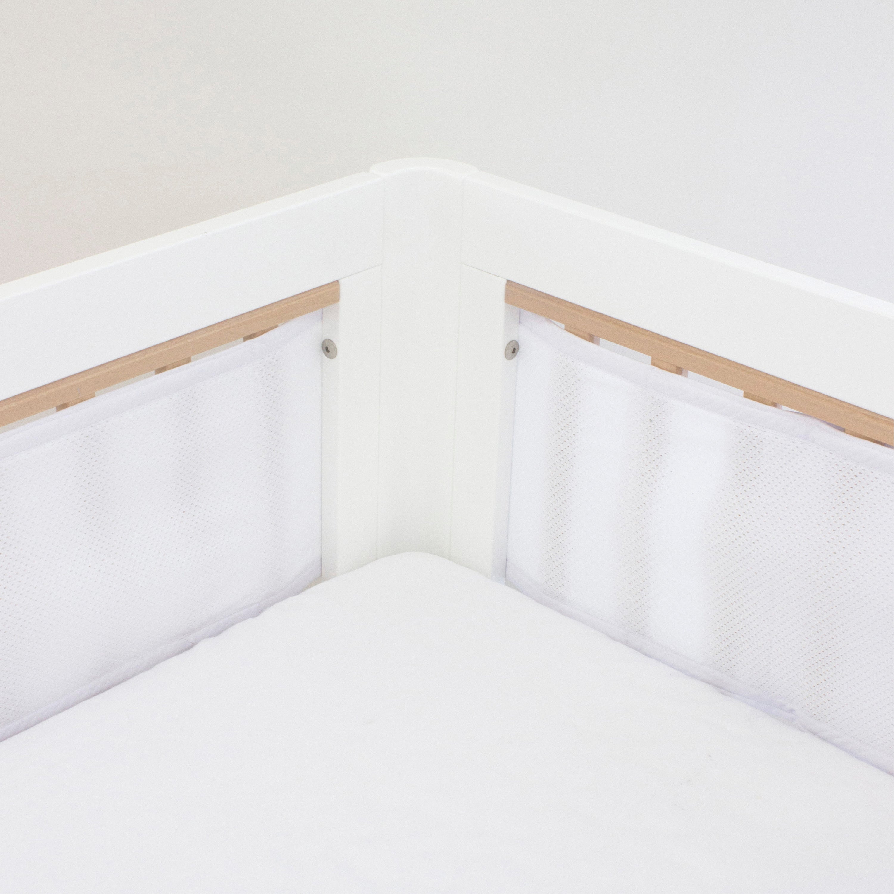 Breathe Easy® White Cot Liner - Soft, Breathable Baby Crib Mattress Cover for Safe & Comfortable Sleep - Perfect for Nursery, Daycare & Travel
