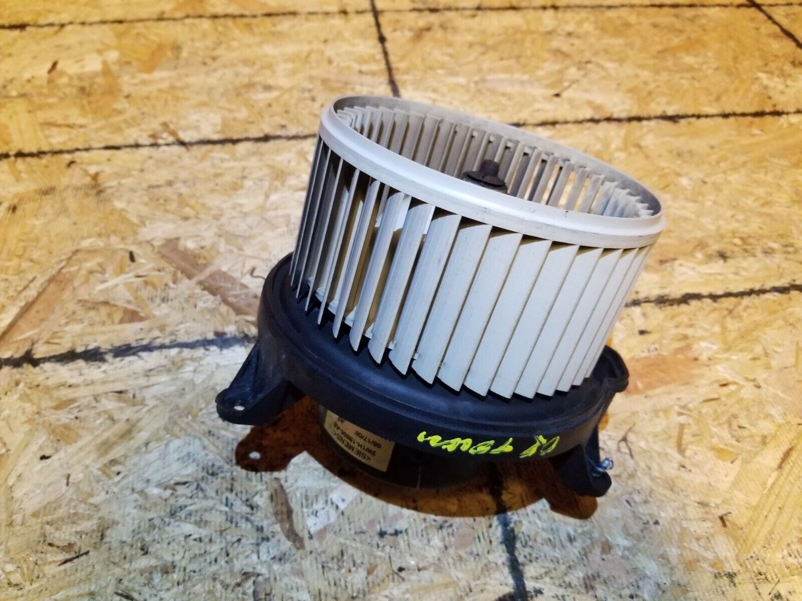 2006-2011 Lincoln Town Car Blower Motor Replacement - OEM Quality 65k - Perfect for AC & Heating System Repair