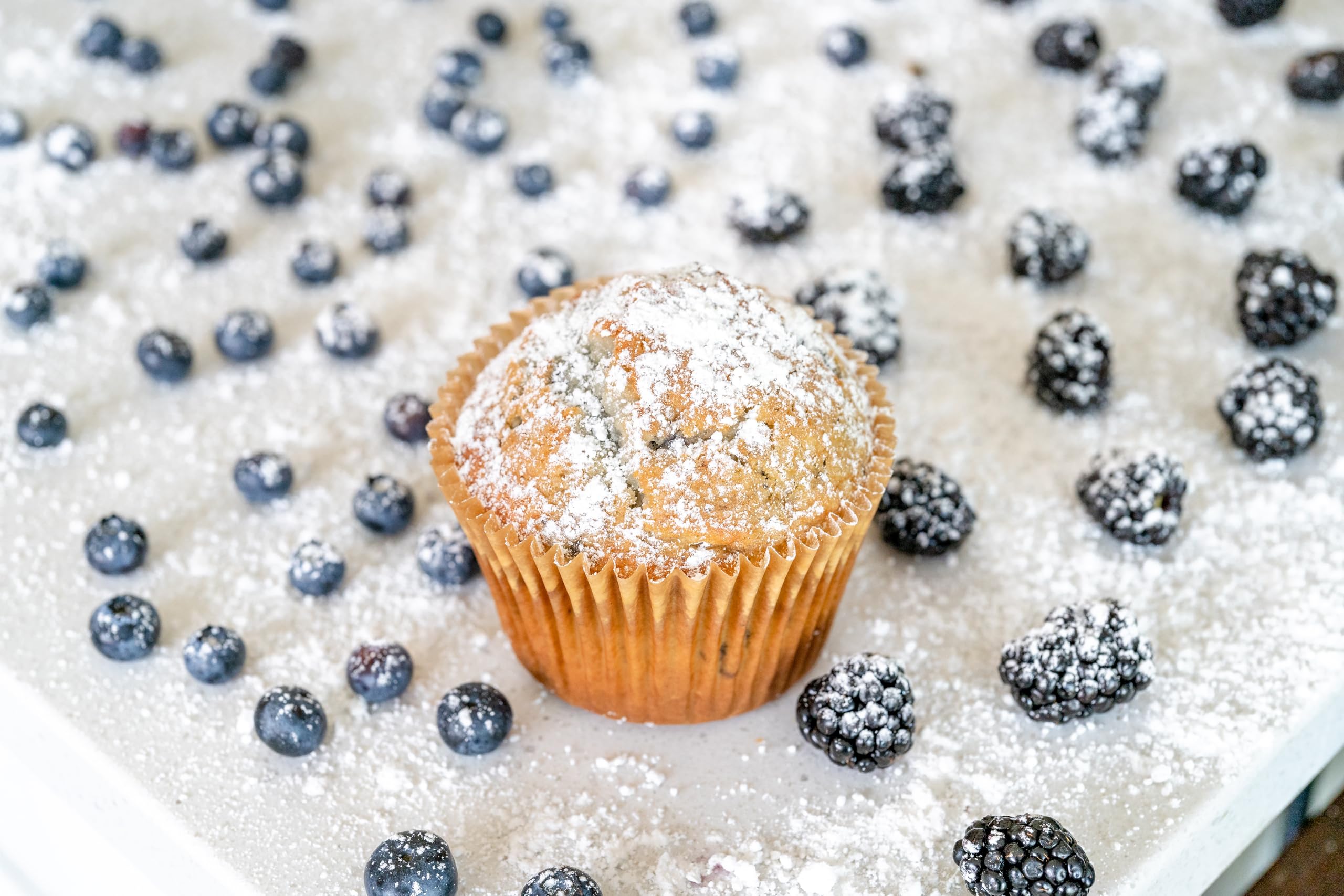2000pcs Extra Large Unbleached Brown Muffin Liners - Thick Jumbo Greaseproof Cupcake Wrappers, Baking Parchment Paper Sheets for Muffins, Cupcakes & Pastries - Perfect for Home Baking, Party Treats & Holiday Desserts