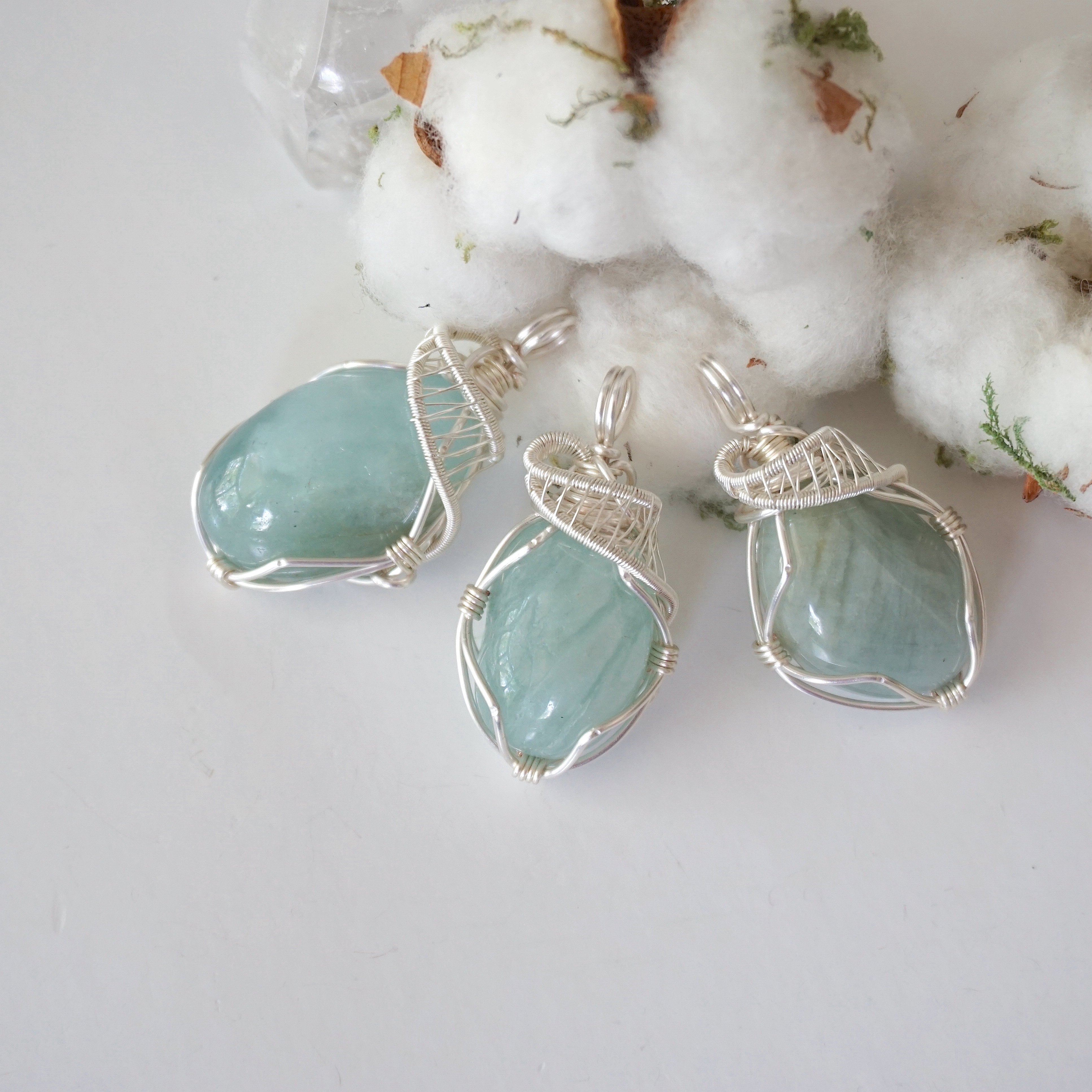 Raw Aquamarine Pendant Necklace - Sterling Silver Plated Jewelry for Women, Elegant Healing Crystal Gift for Birthday, Wedding & Spiritual Healing