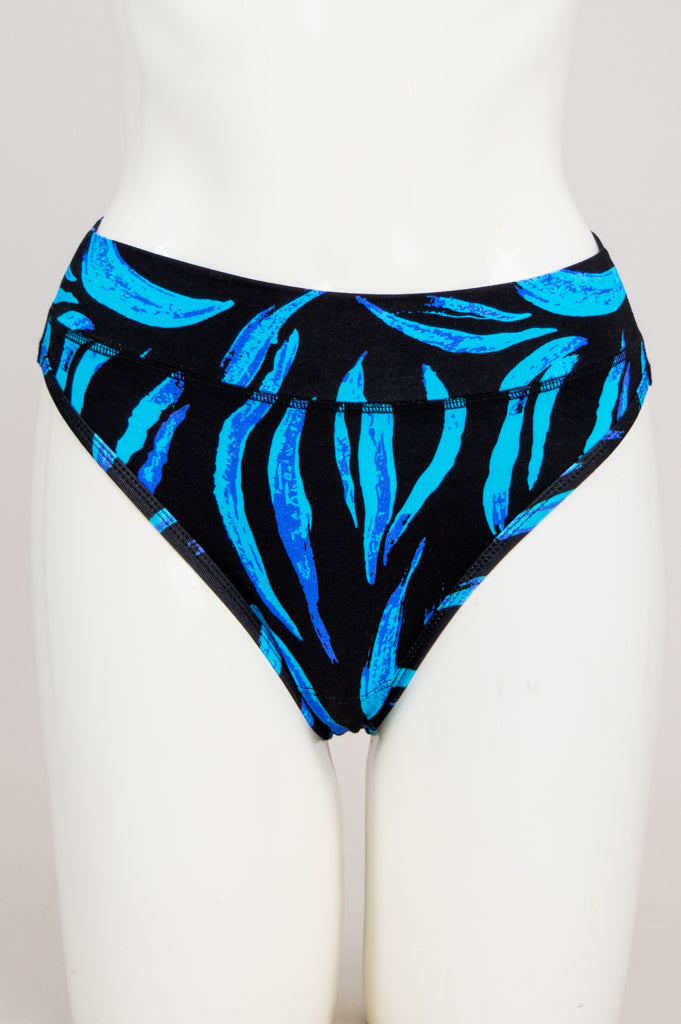 Sexy Lace Thong Underwear for Women - Comfortable & Breathable Bamboo Fabric - Perfect for Daily Wear, Date Night & Special Occasions