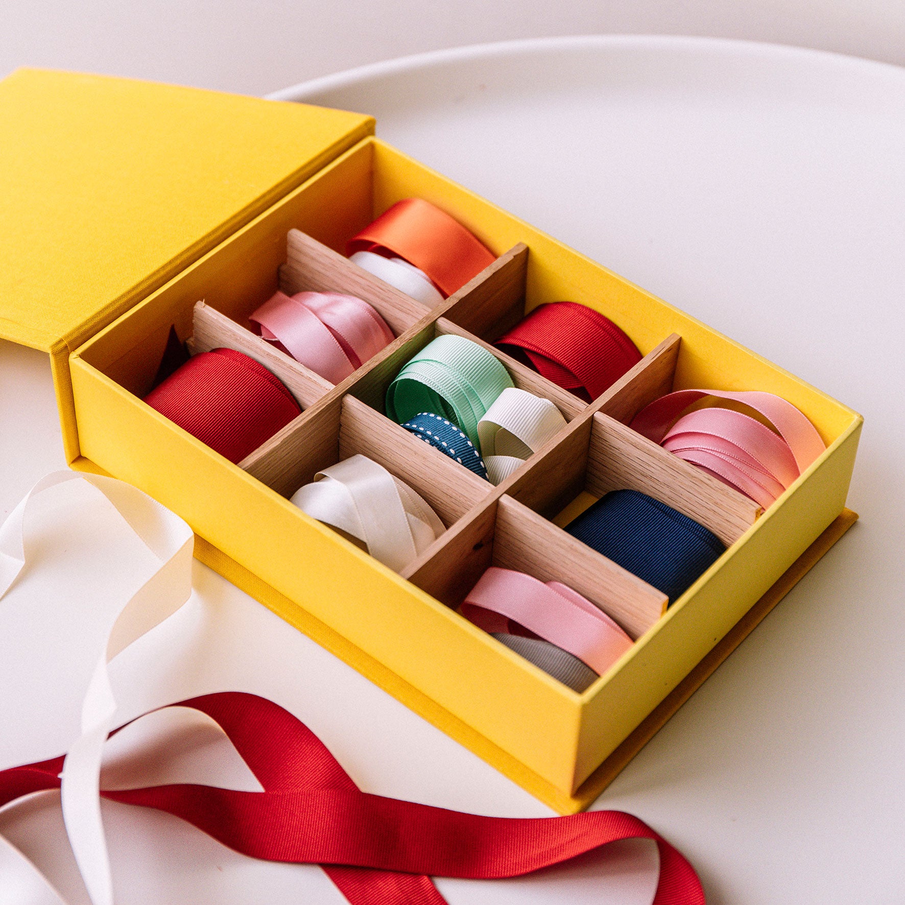 Bookbinders Design A4 Box Divider - 2.5 cm Thick - Perfect for Office Organization, Document Storage & Craft Projects
